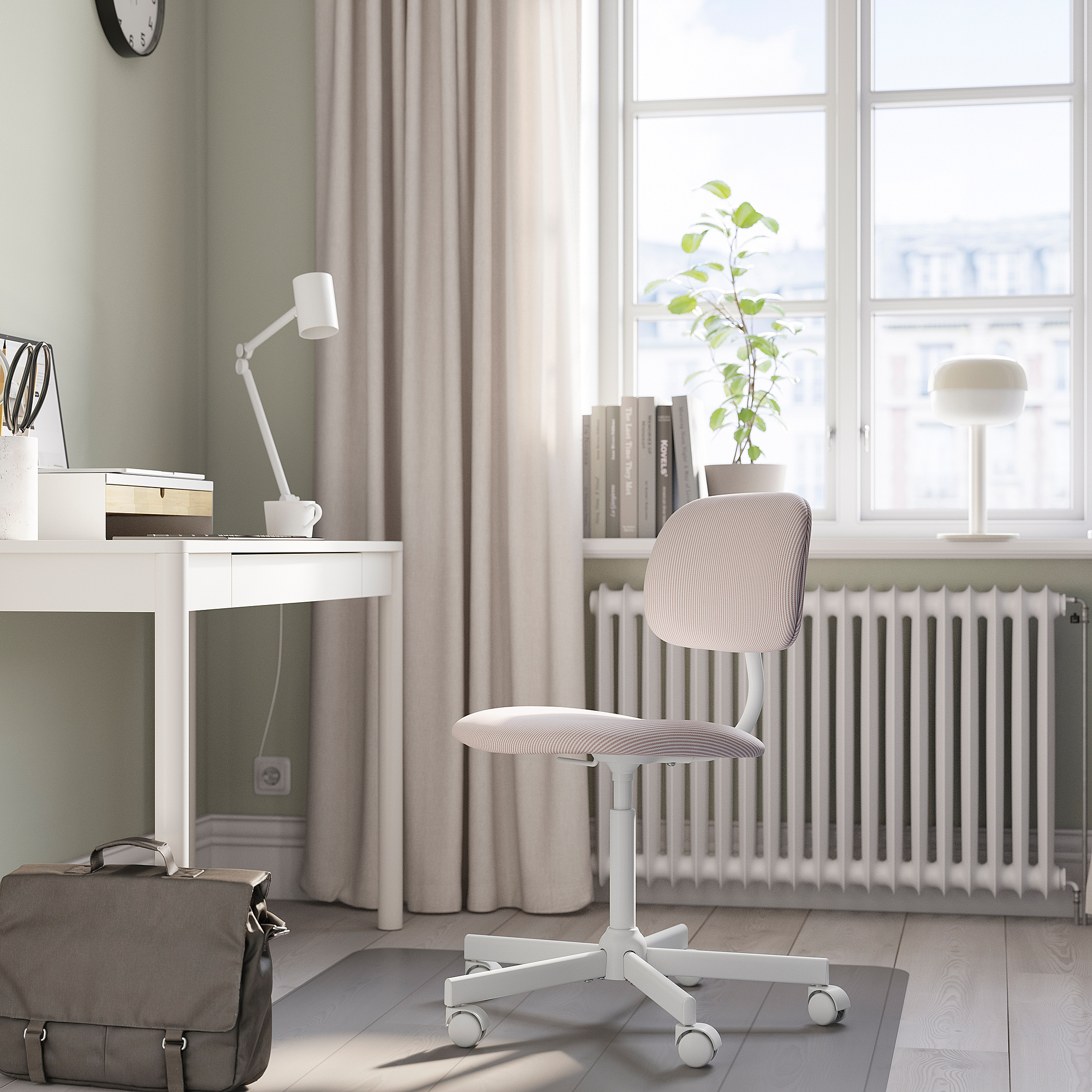 BLECKBERGET swivel chair