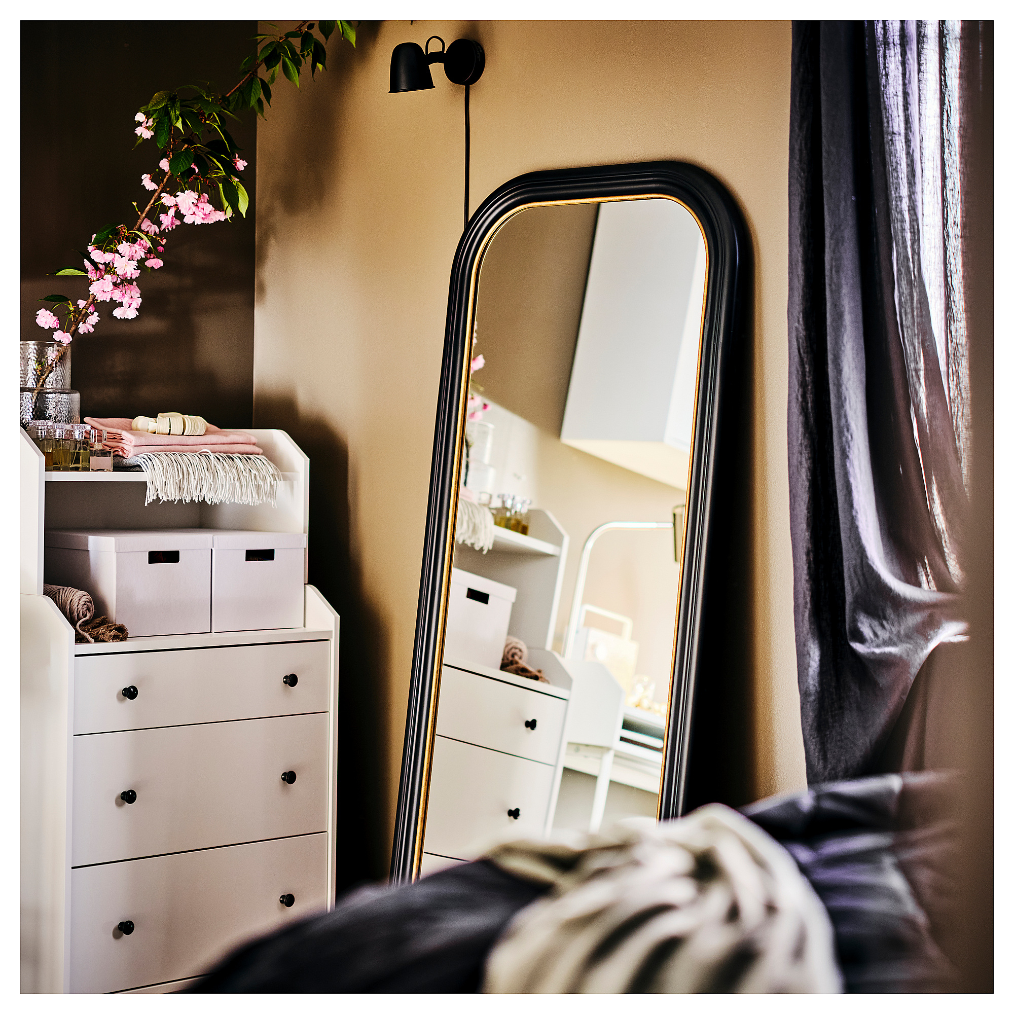 ALMARÖD mirror