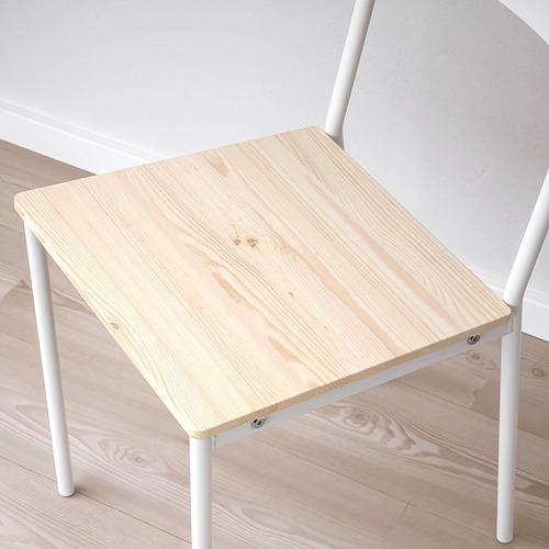VIHALS table and 4 chairs