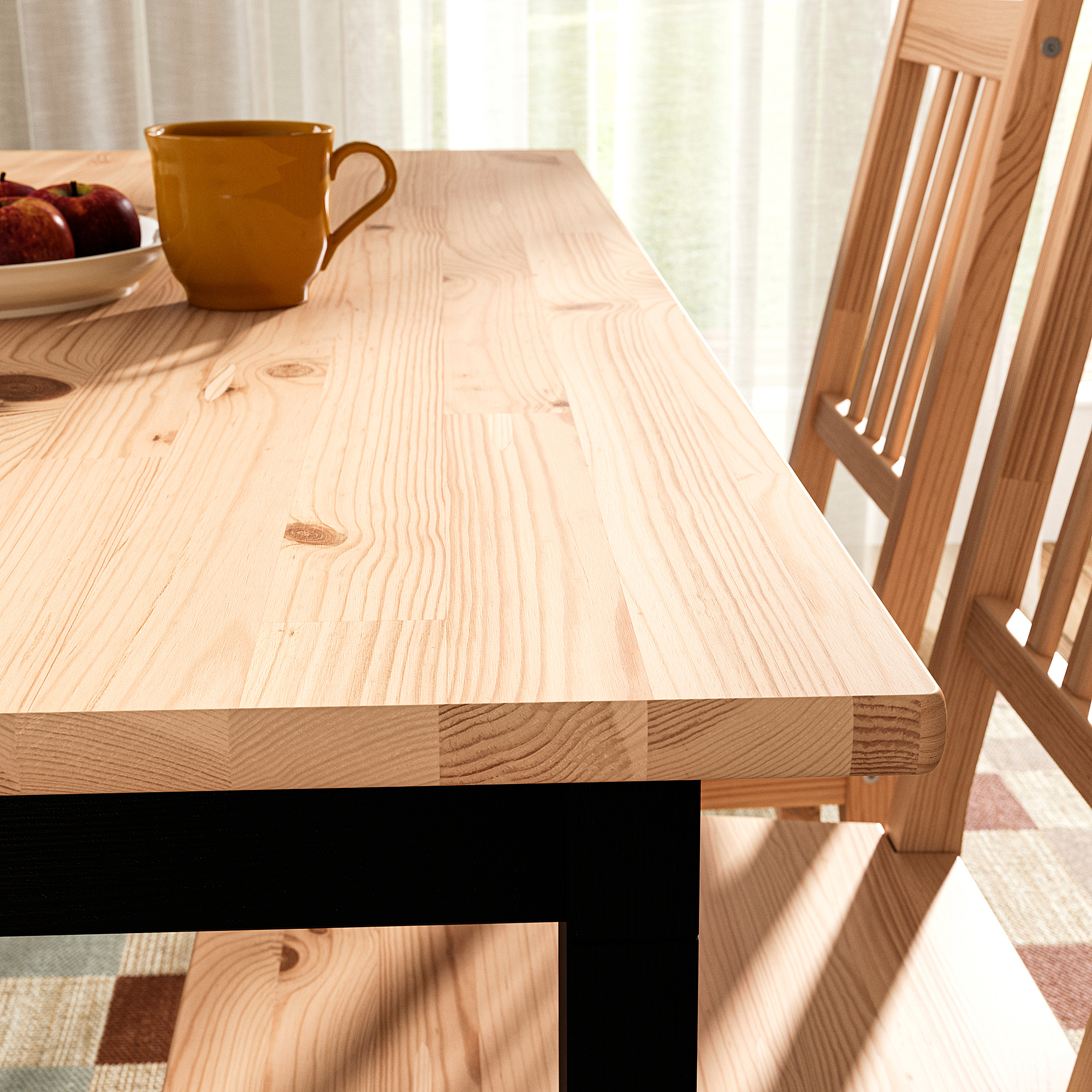 PINNTORP table