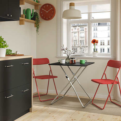 GUNDE/VIHALS table and 2 folding chairs