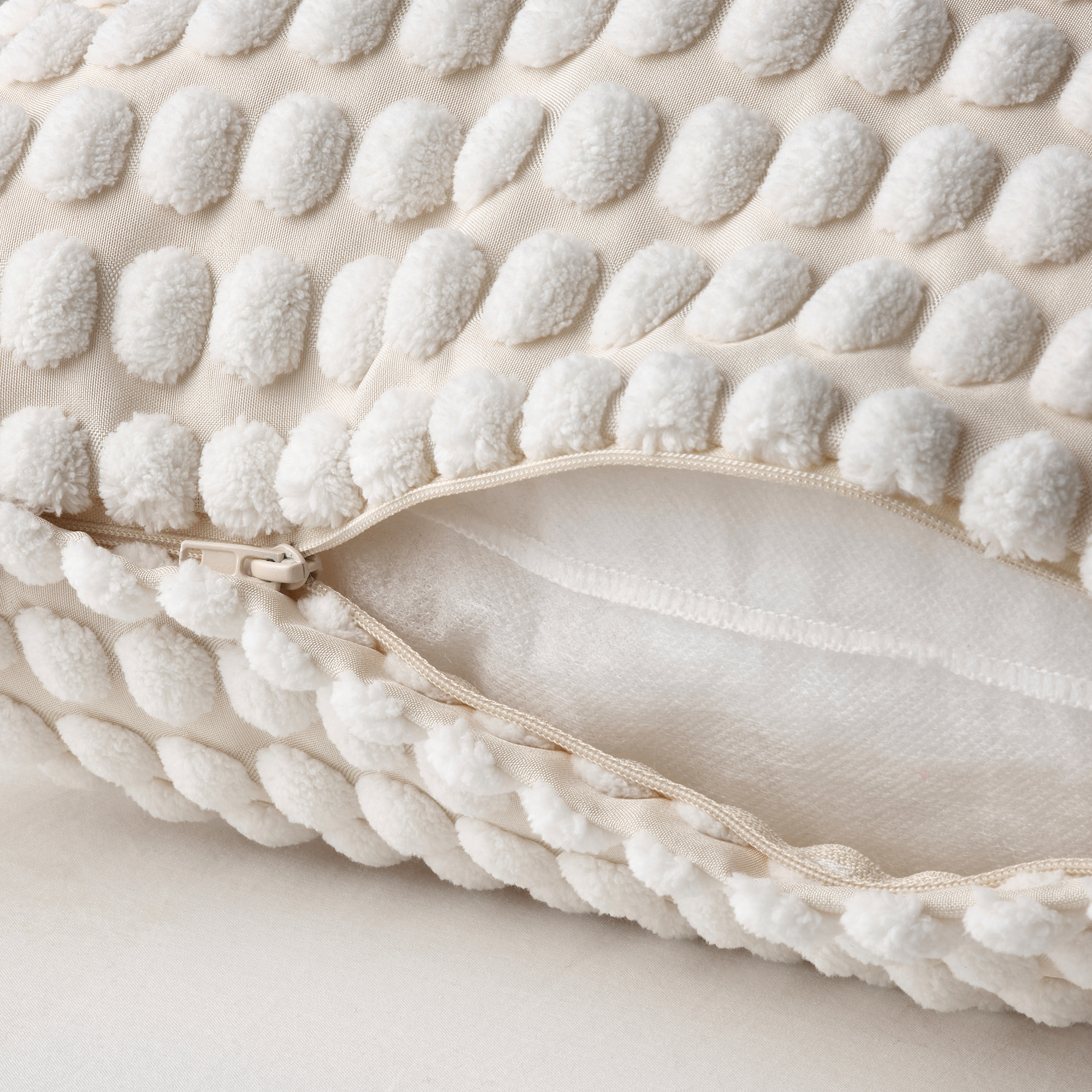 SVARTPOPPEL cushion
