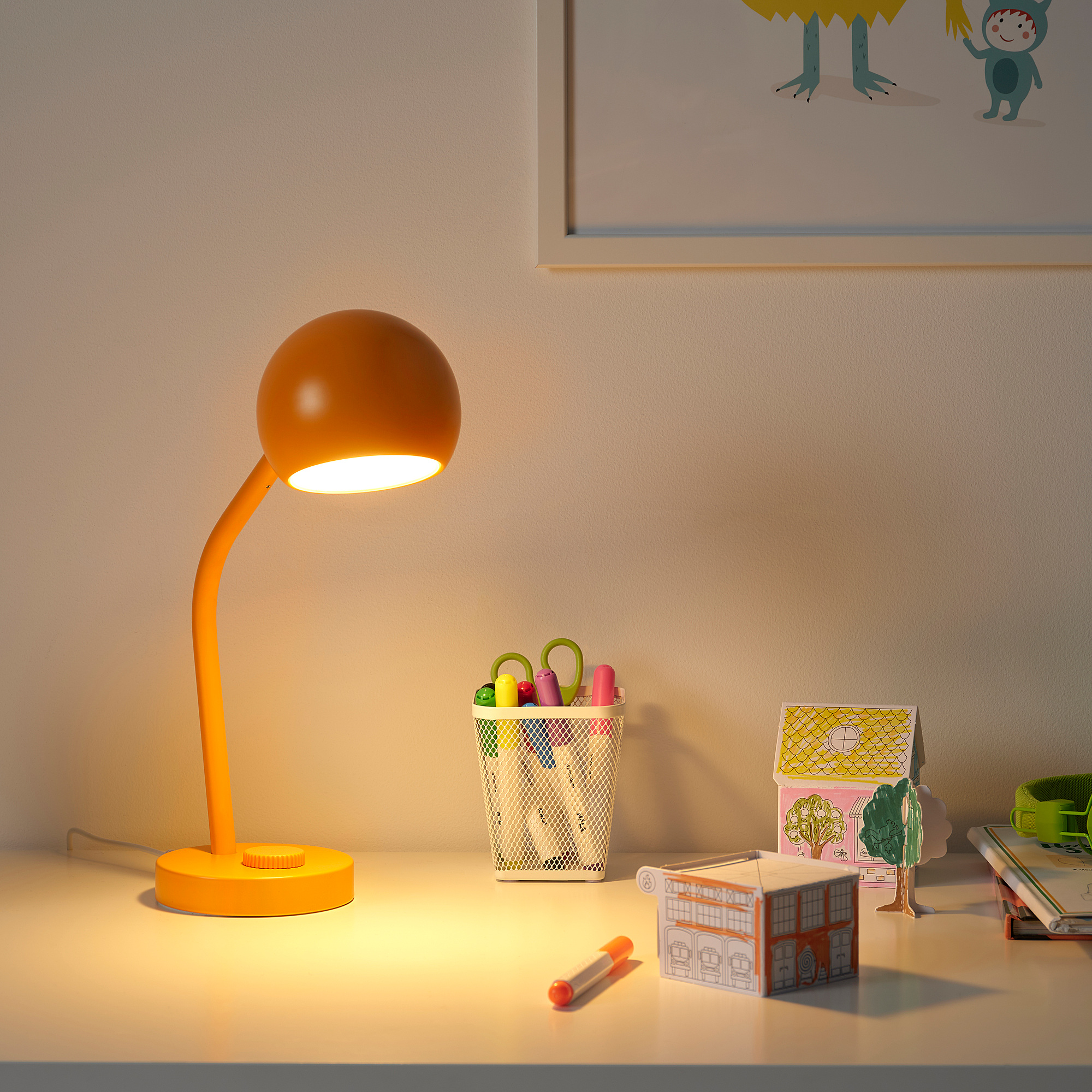 KORVSNÖRE LED desk lamp