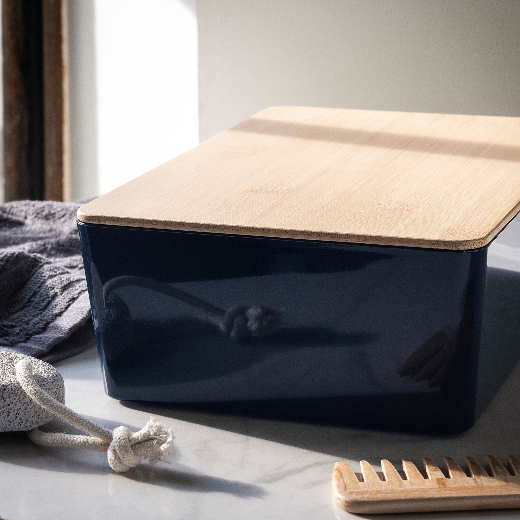 KUGGIS box with lid