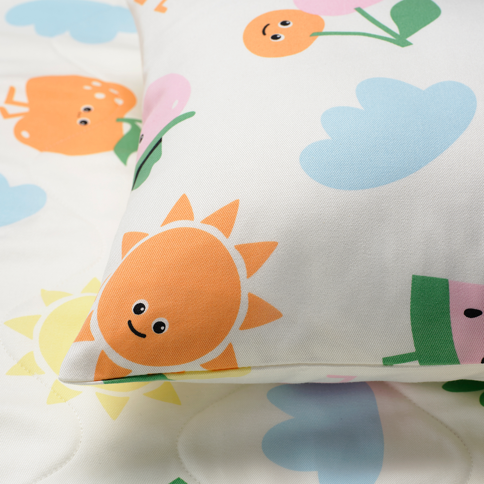 HÄNGKÖRSBÄR mat and pillowcase for baby