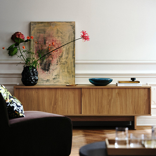 STOCKHOLM 2025 TV bench with sliding doors