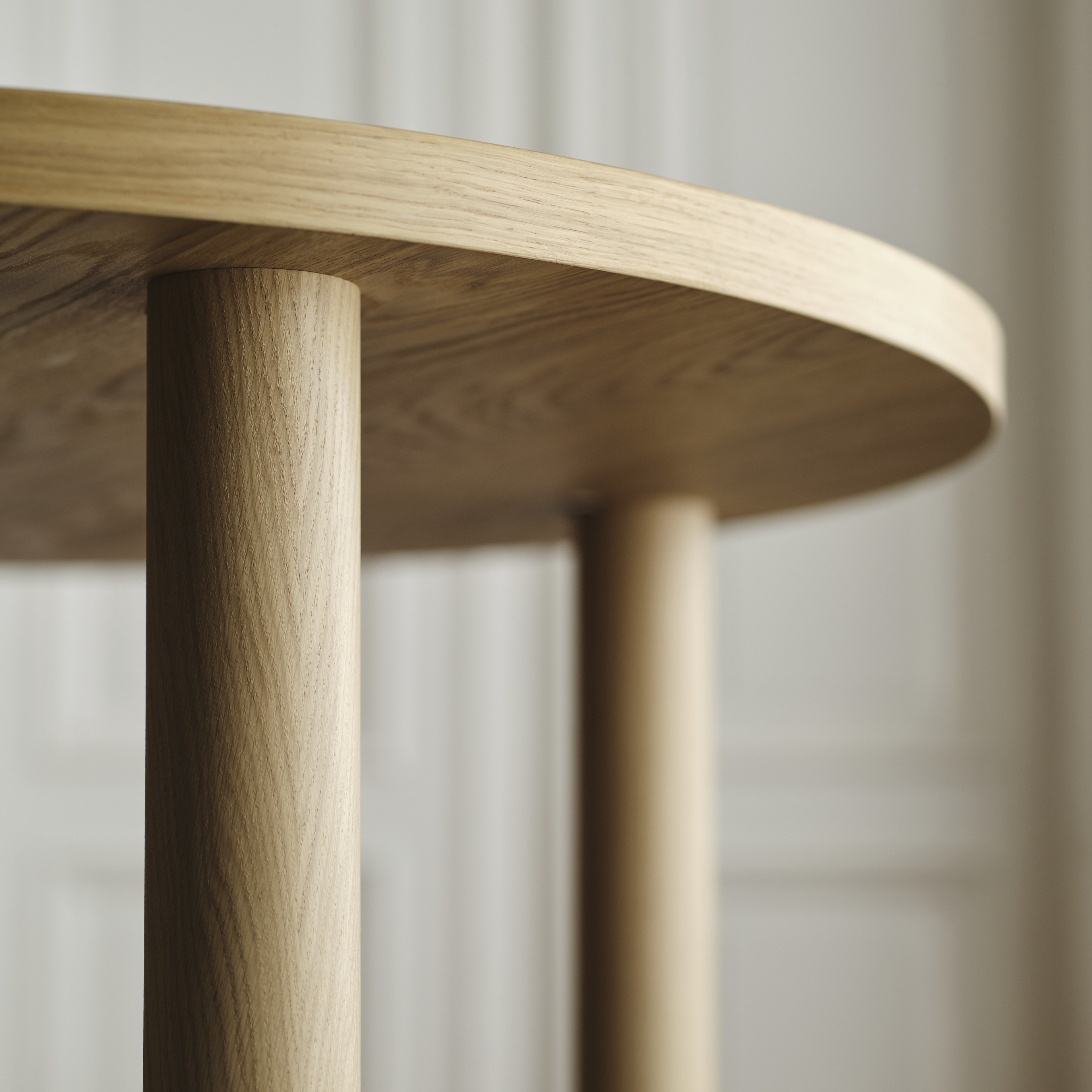STOCKHOLM 2025/STOCKHOLM 2025 table and 4 chairs with armrests