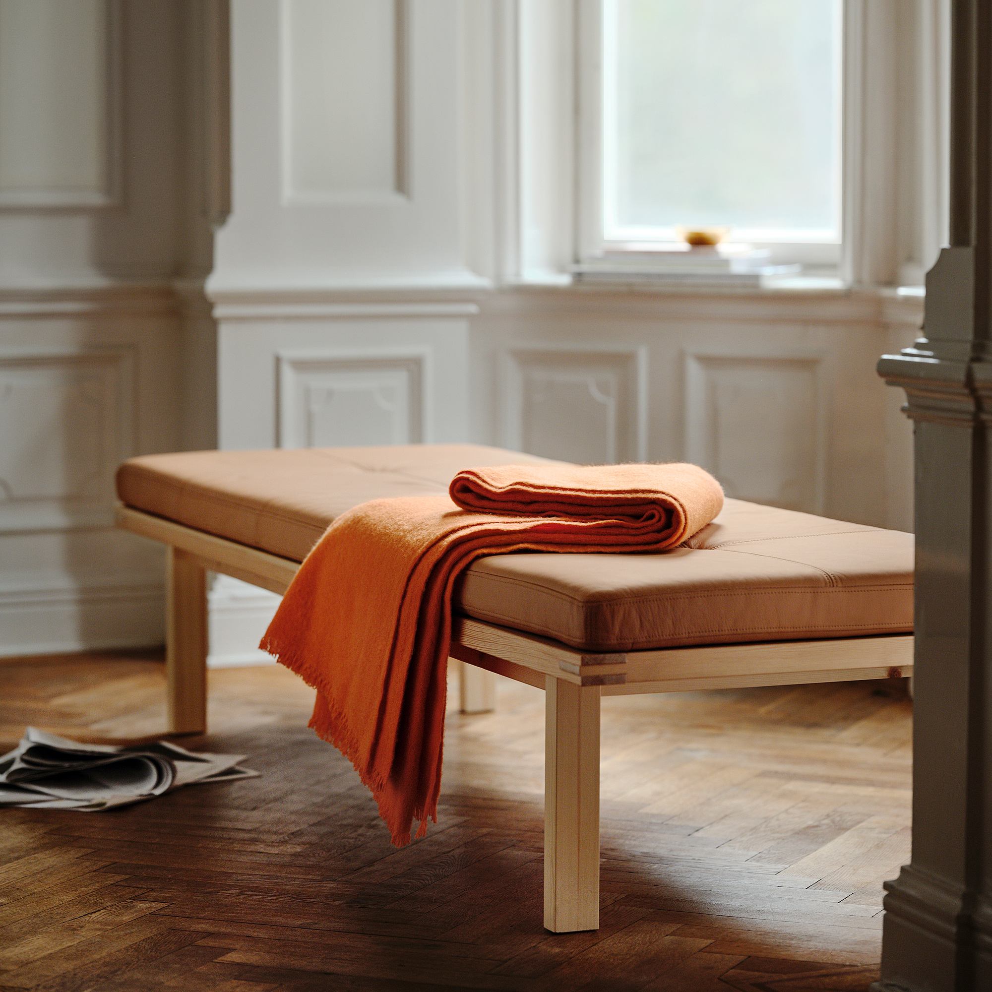 STOCKHOLM 2025 bench with pad