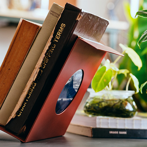 KOMPISHÄNG book-end
