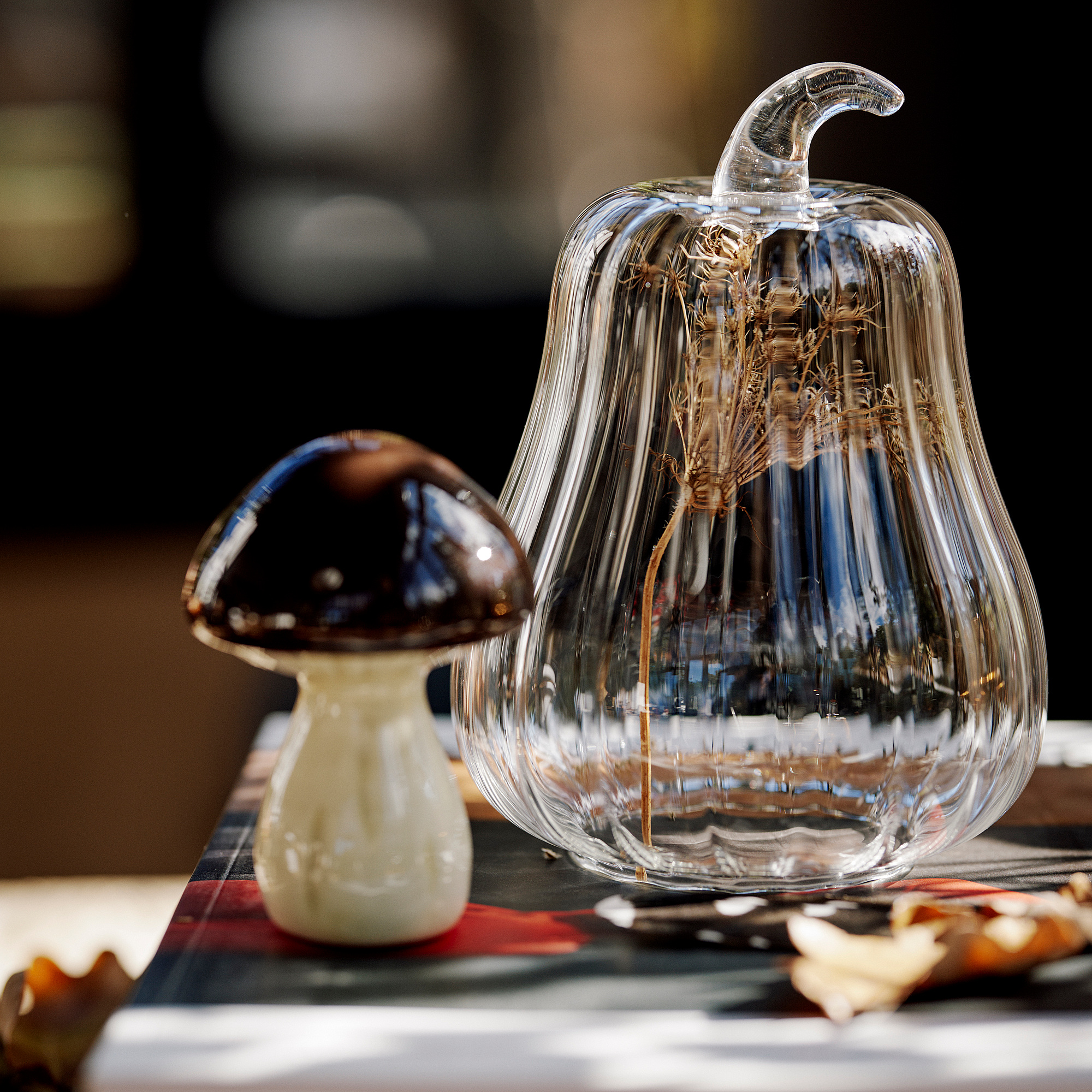 HÖSTAGILLE glass dome