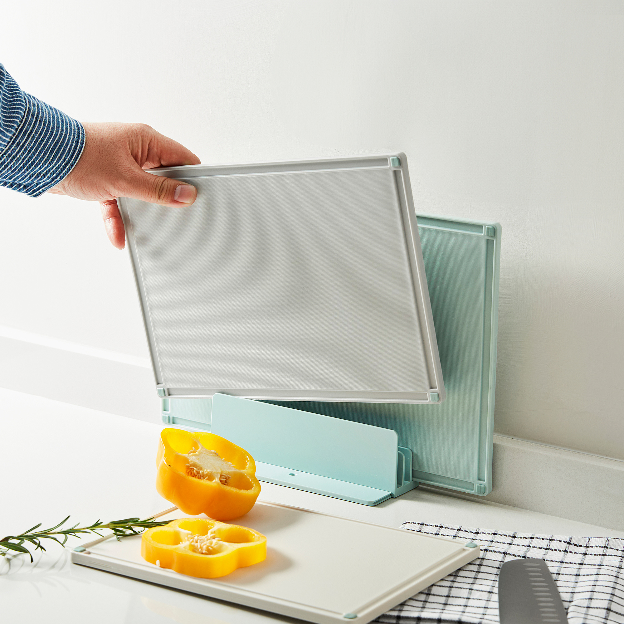 GUMMIHAJ holder with 3 chopping boards