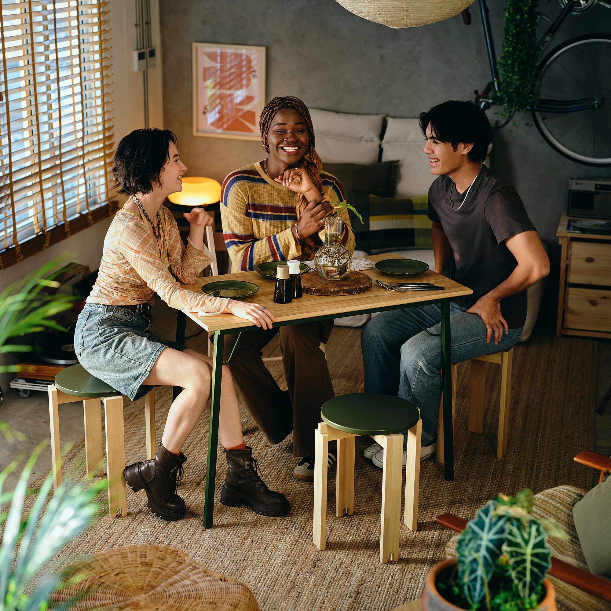 KOMPISHÄNG desk