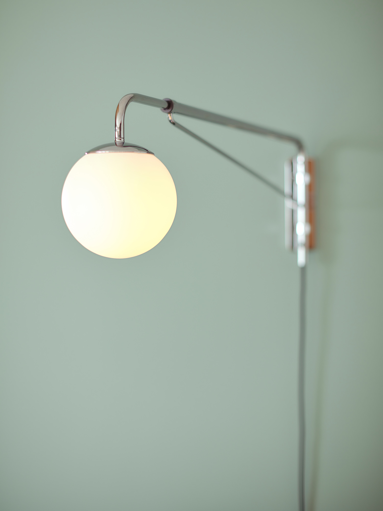 SIMRISHAMN wall lamp with swing arm, chromeplated/opal white glass