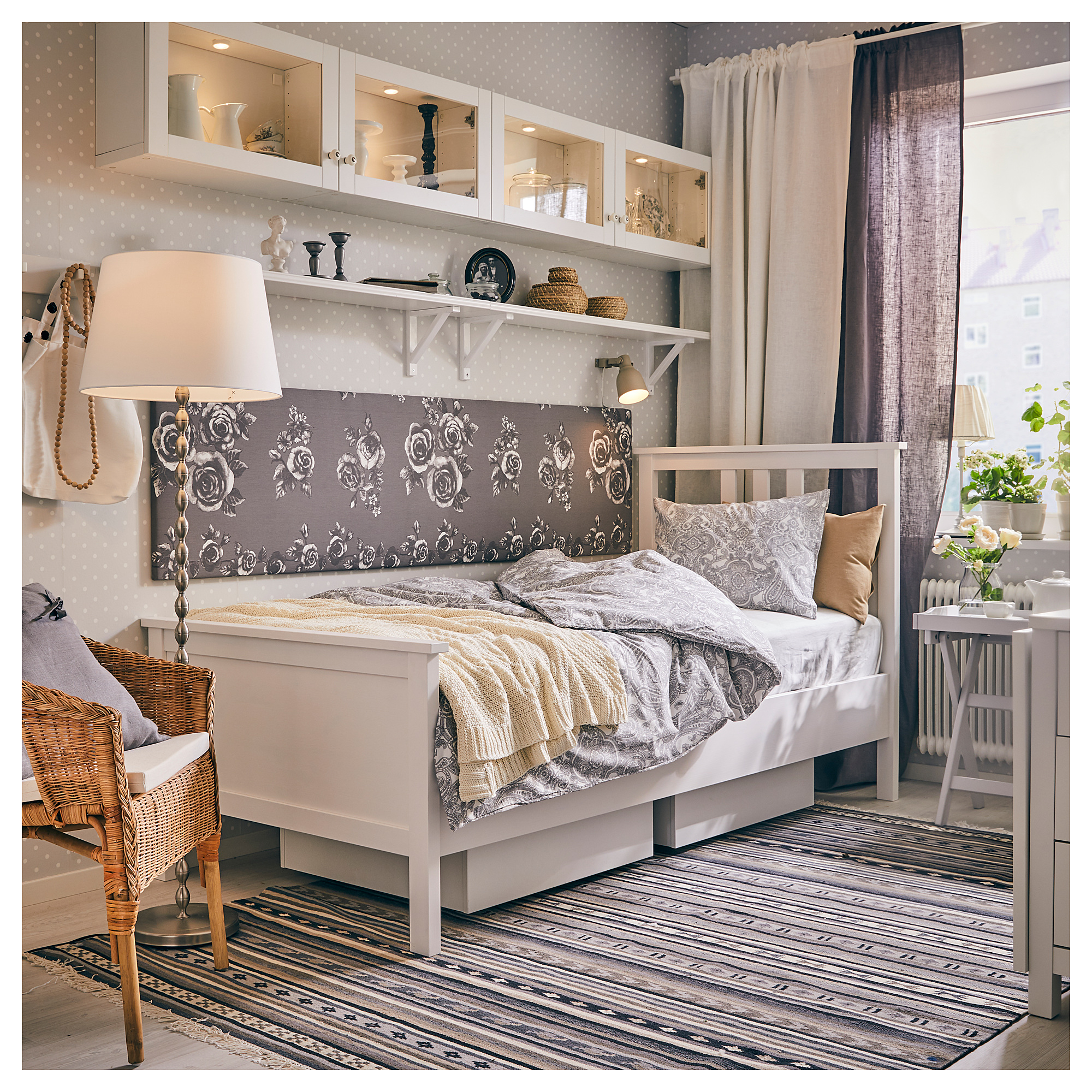 HEMNES 床架