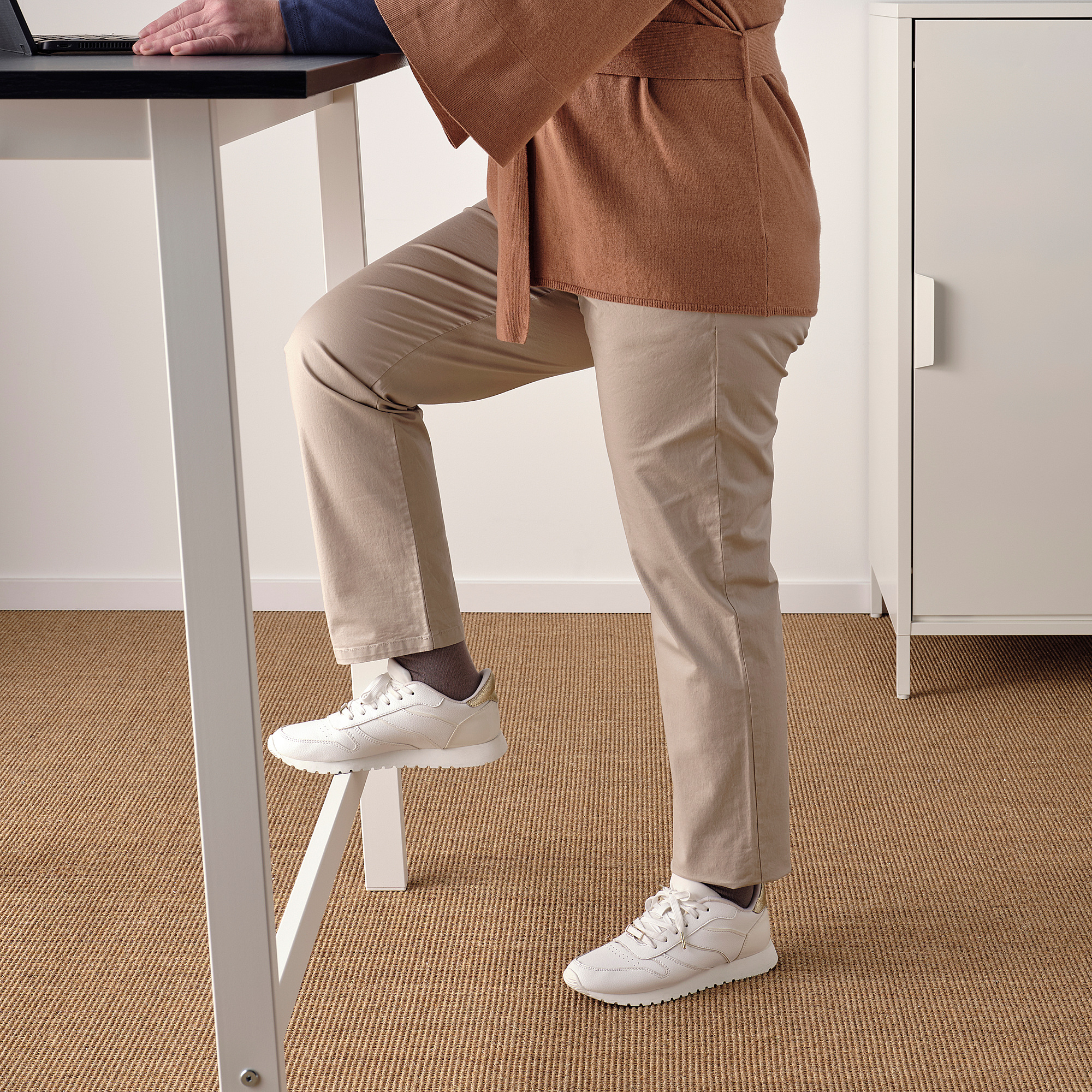 MITTZON conference table