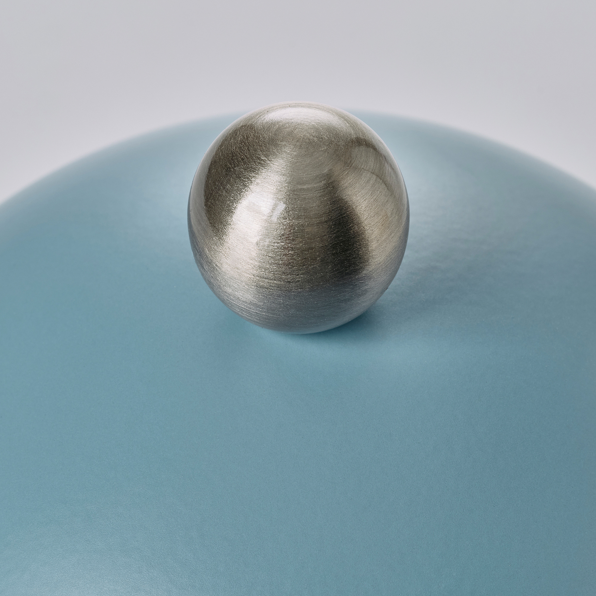 SOLSKUR LED table lamp