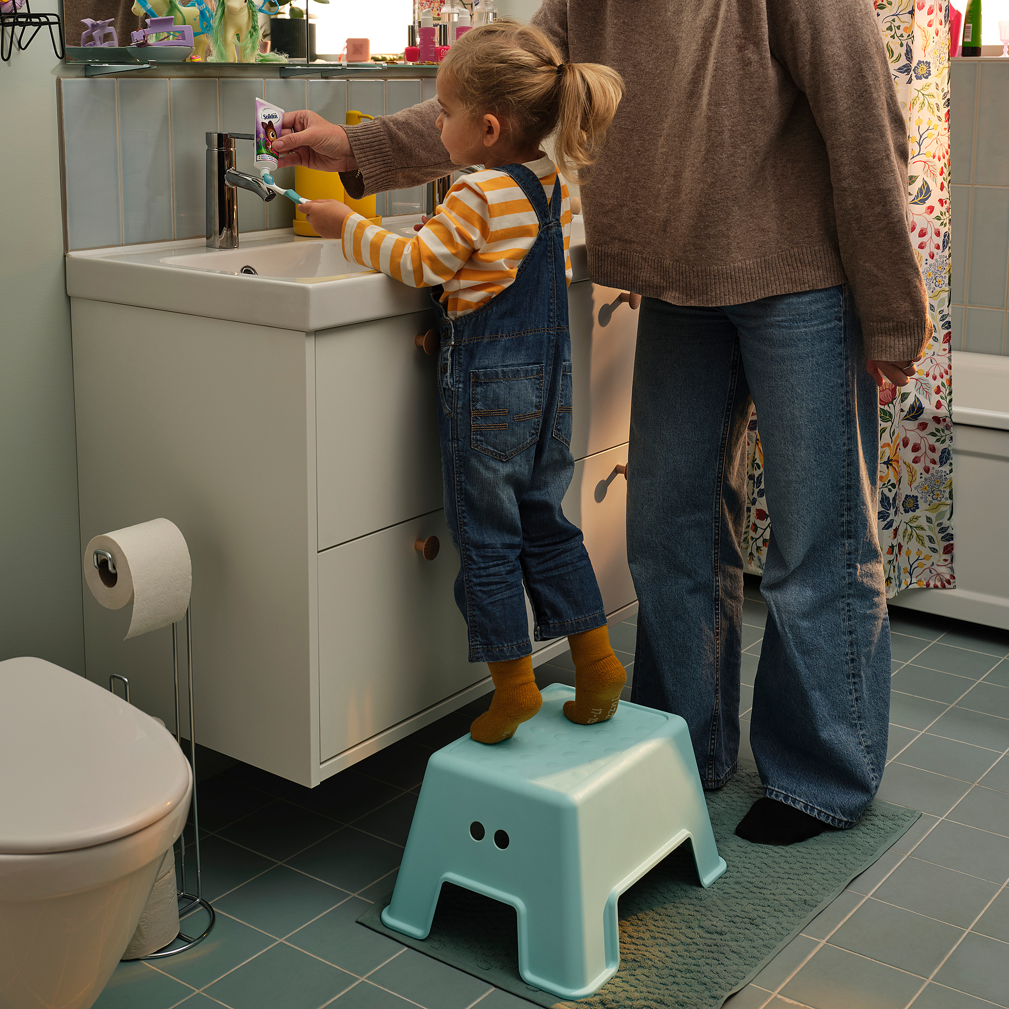 BOLMEN step stool