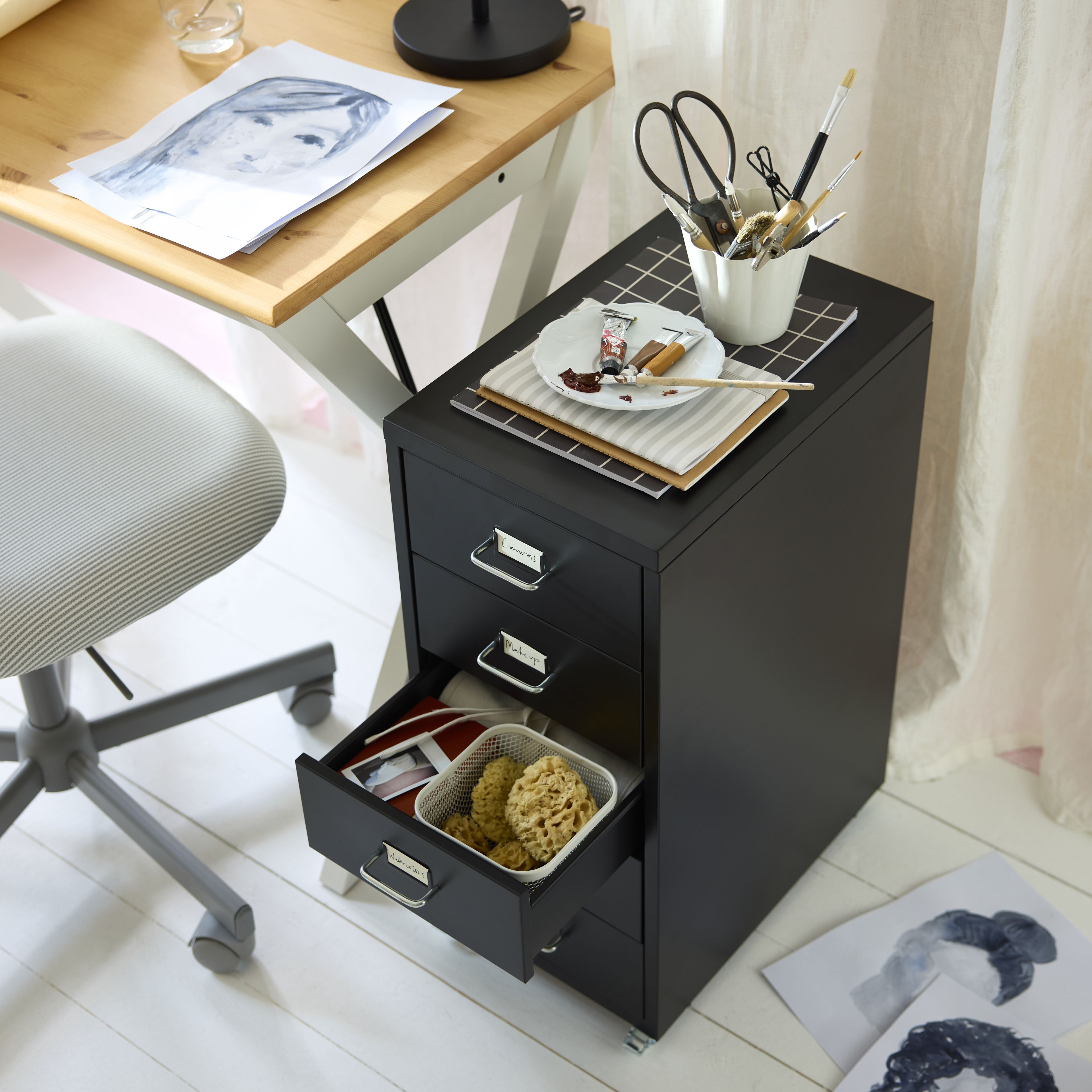 HELMER drawer unit on castors