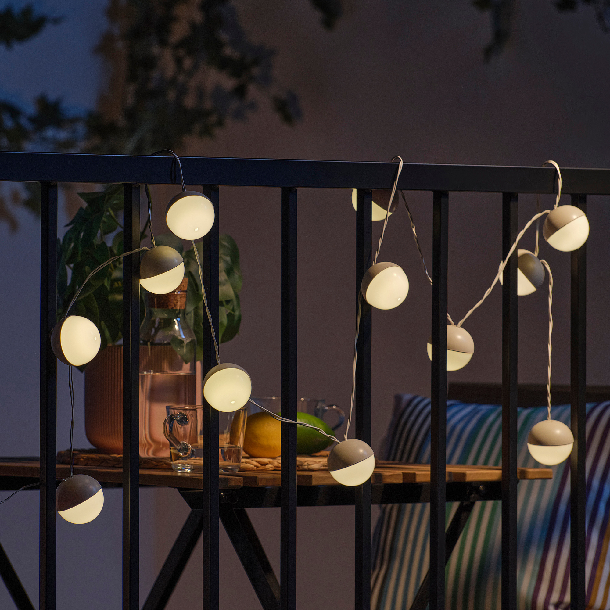 SOLVINDEN LED lighting chain with 12 lights