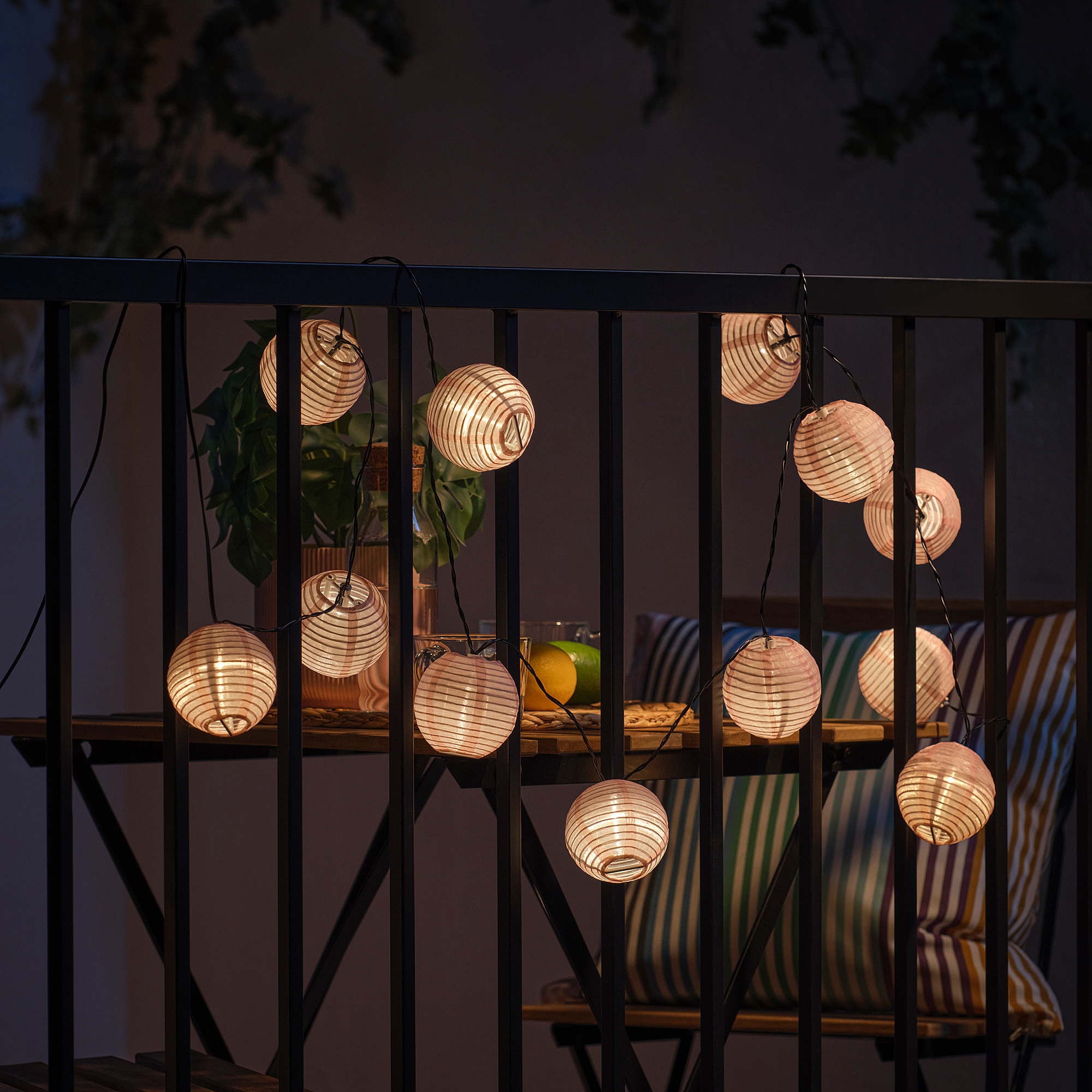 SOLVINDEN LED lighting chain with 12 lights