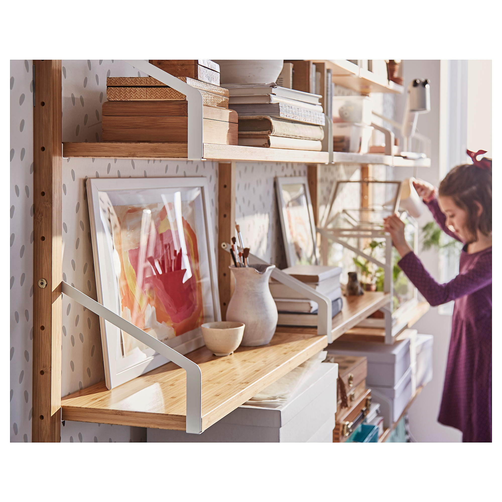 wall mounted dollhouse