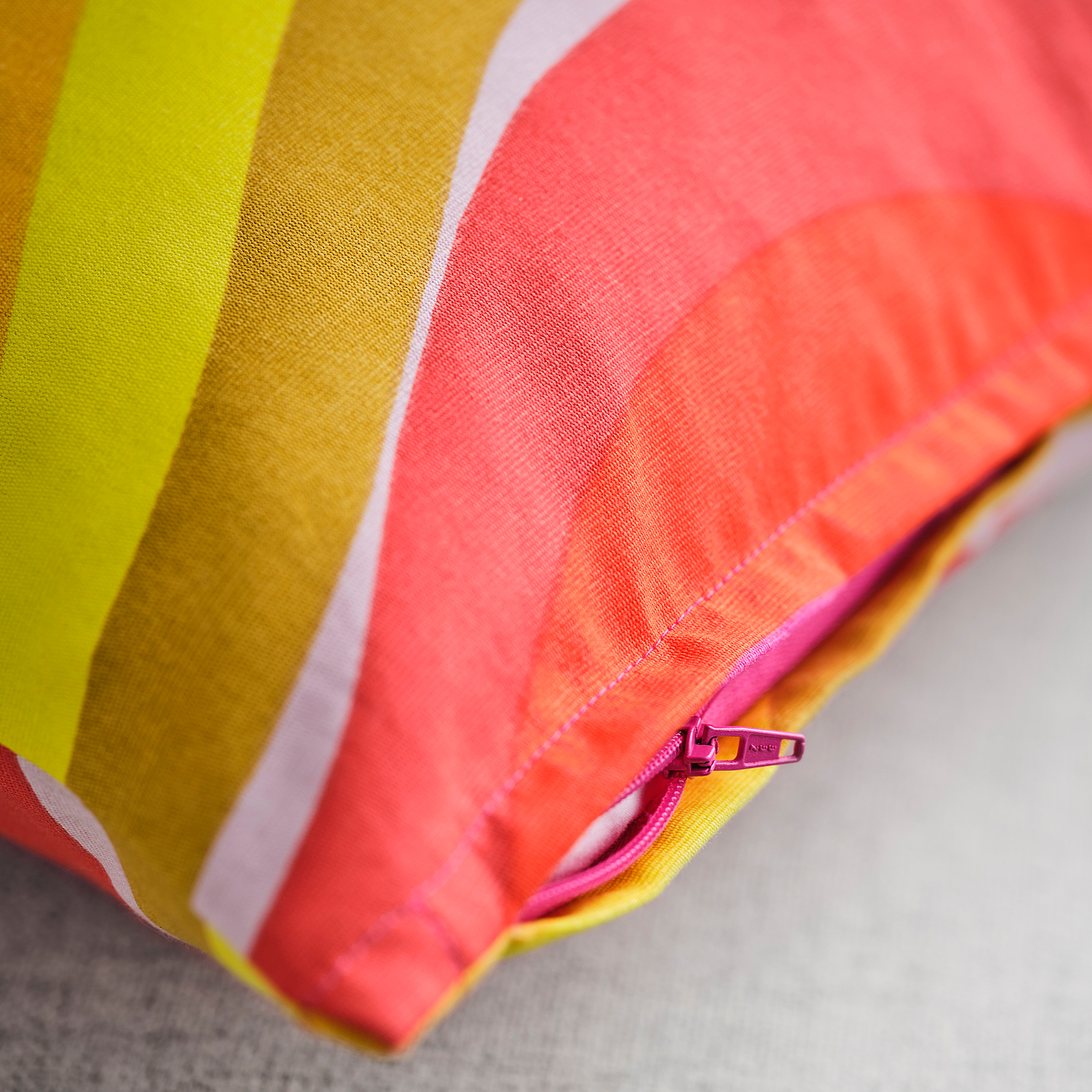 MYGGBLOMSTER cushion cover