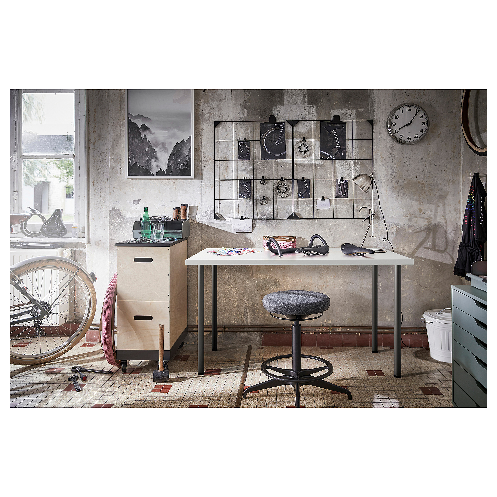 LAGKAPTEN/ADILS desk