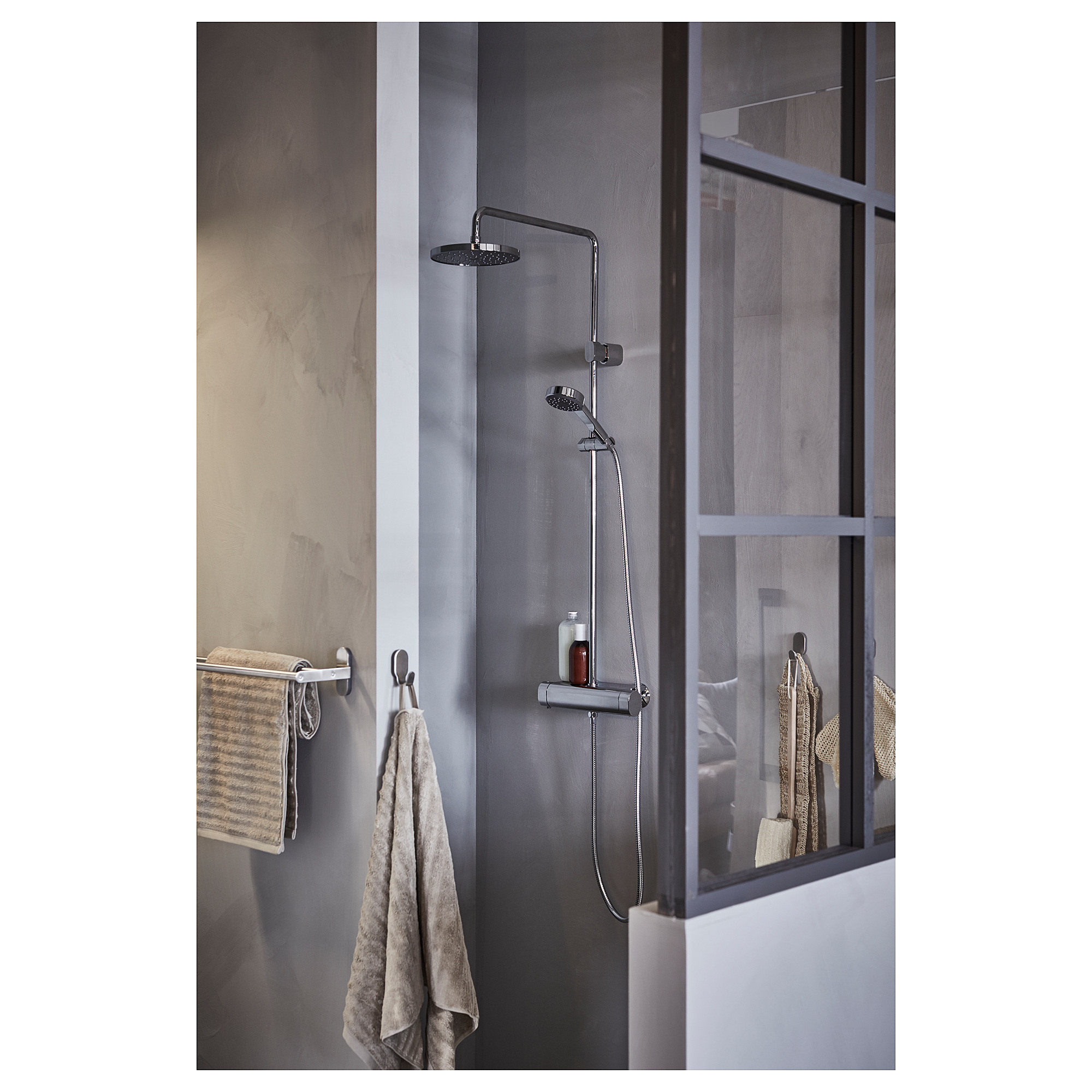 towel rail in shower