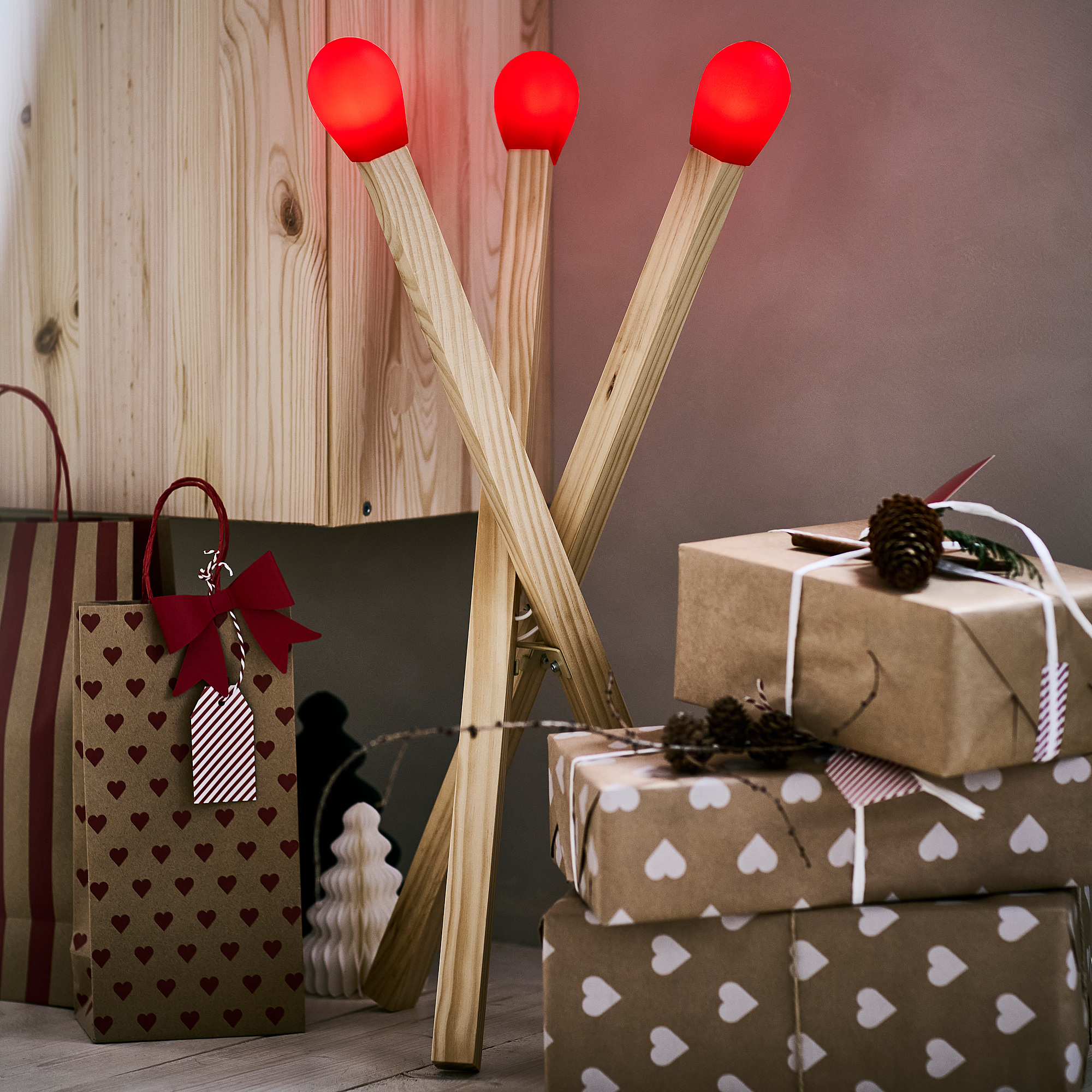 STRÅLA LED floor lamp