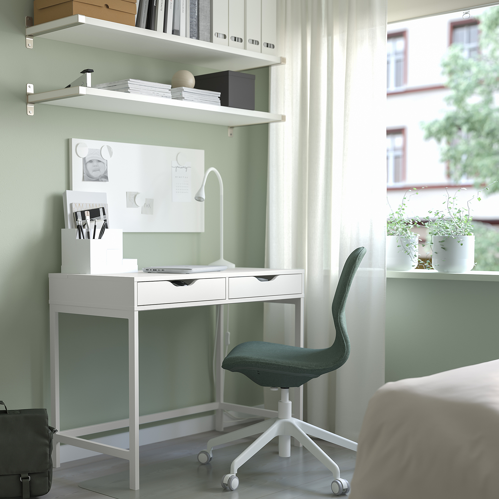 ALEX desk