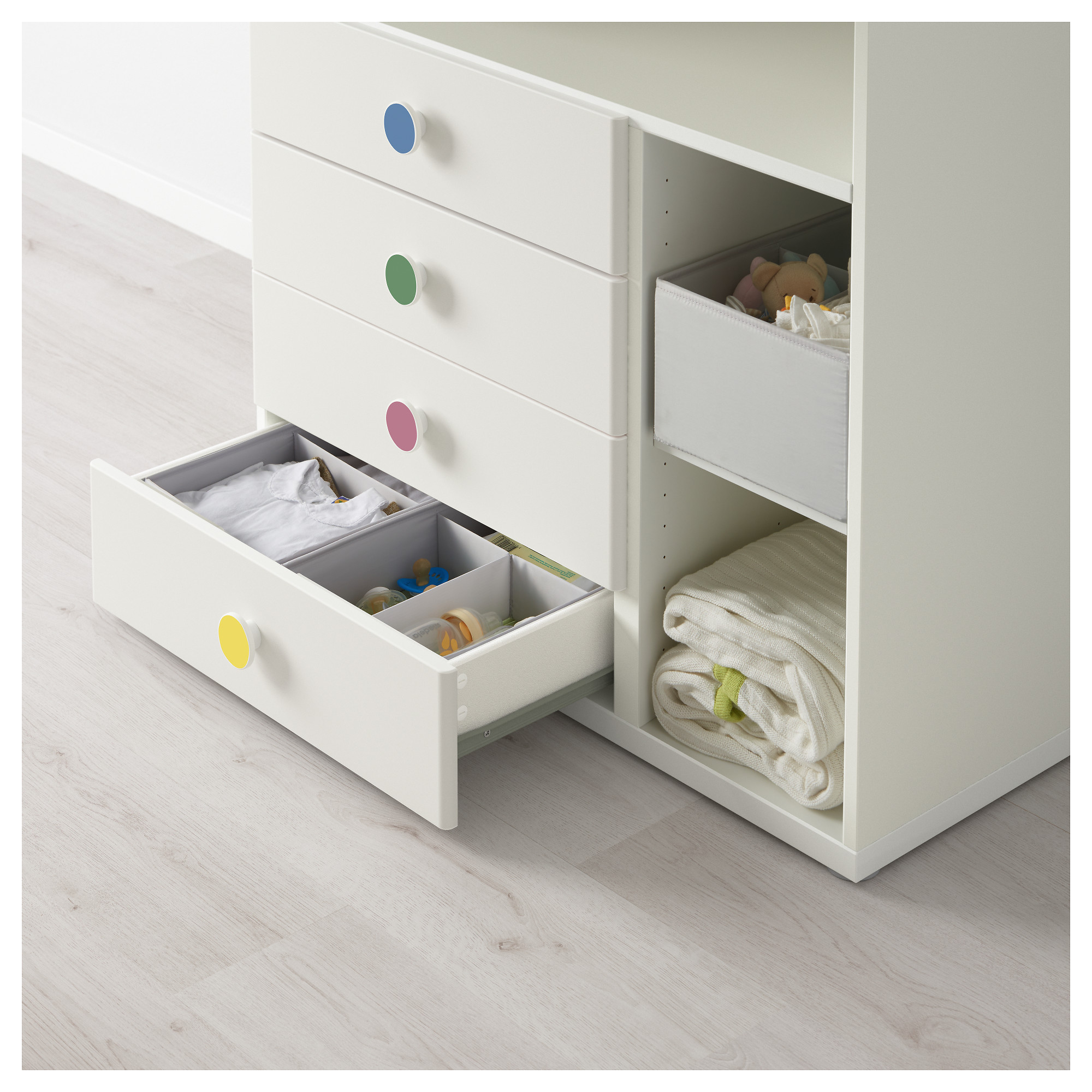 changing table with drawers