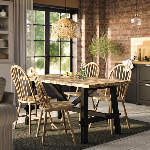 SKOGSTA 一檯四椅