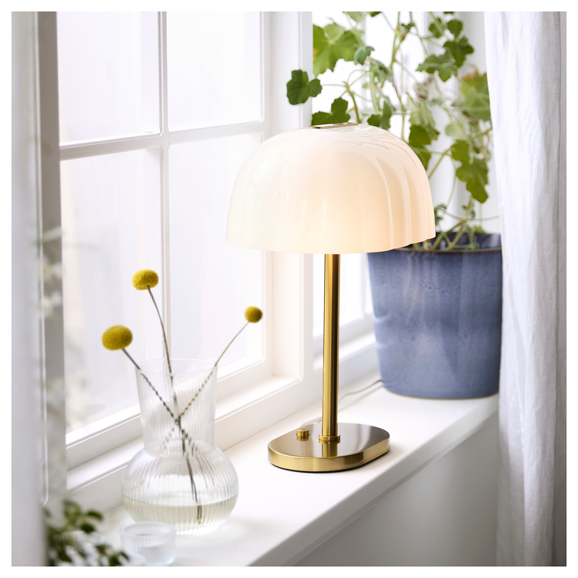 AKTERSPRING table lamp