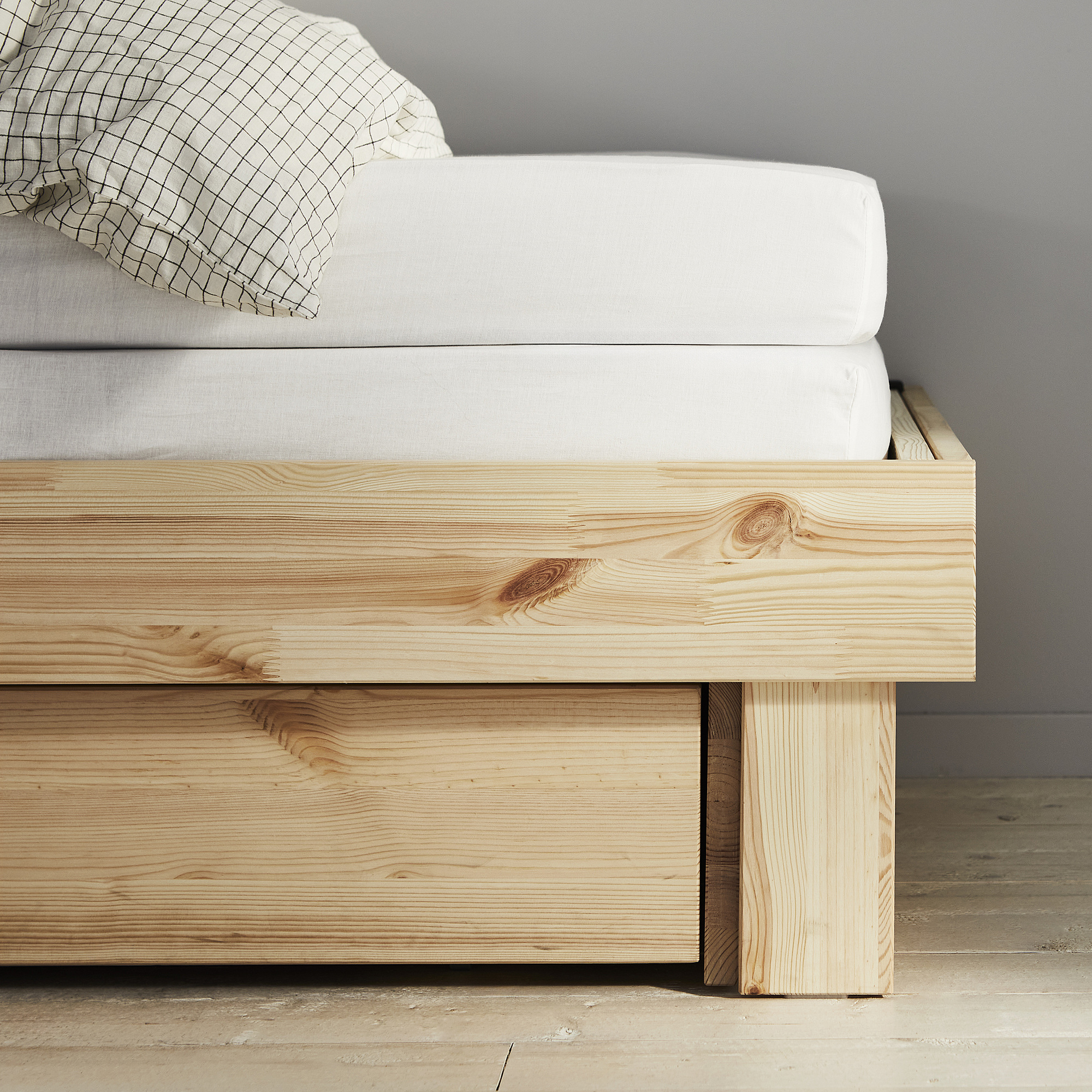GLAMBERGET extendable bed w stor/2 mattresses