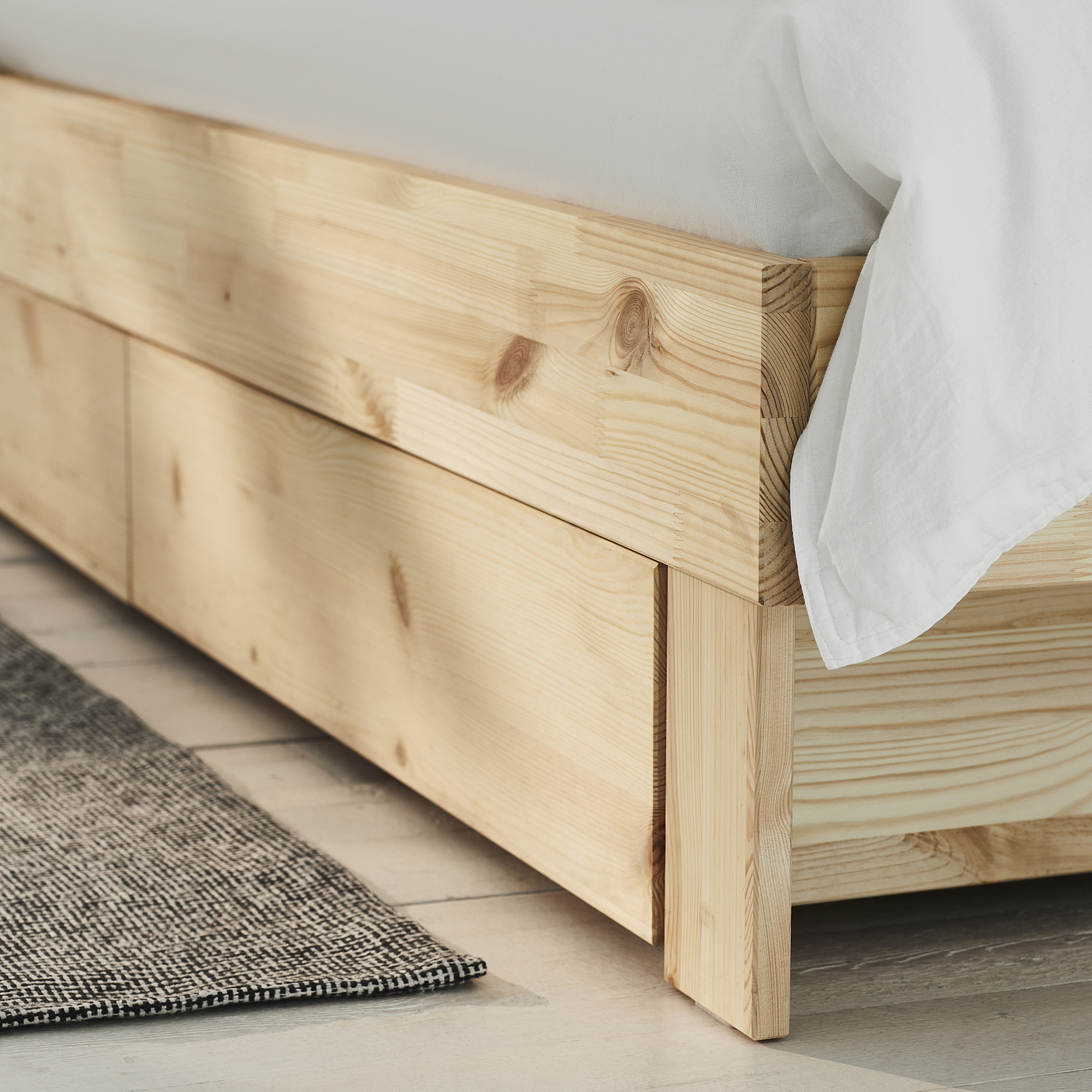 GLAMBERGET extendable bed w stor/2 mattresses