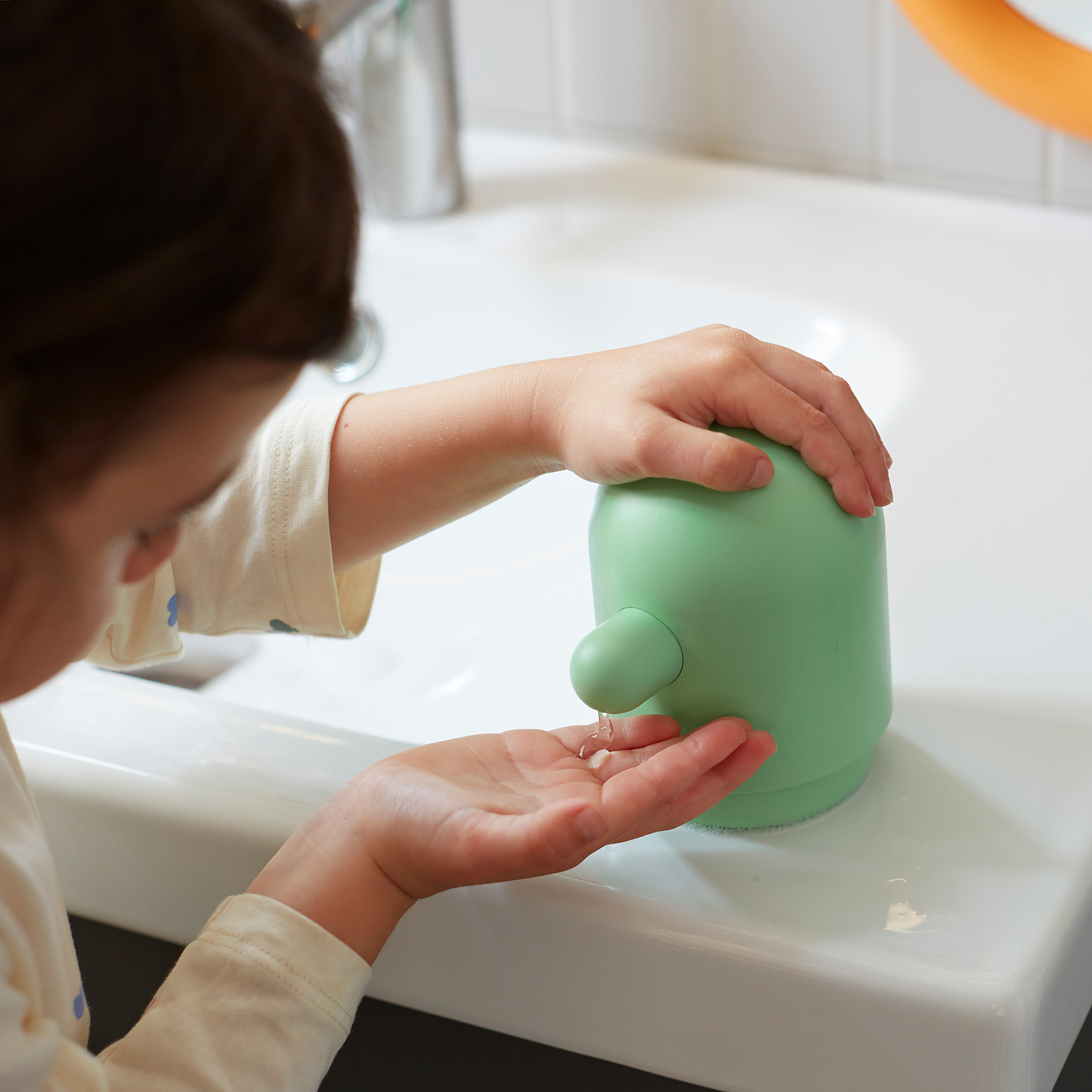 HUMLESJÖN soap dispenser