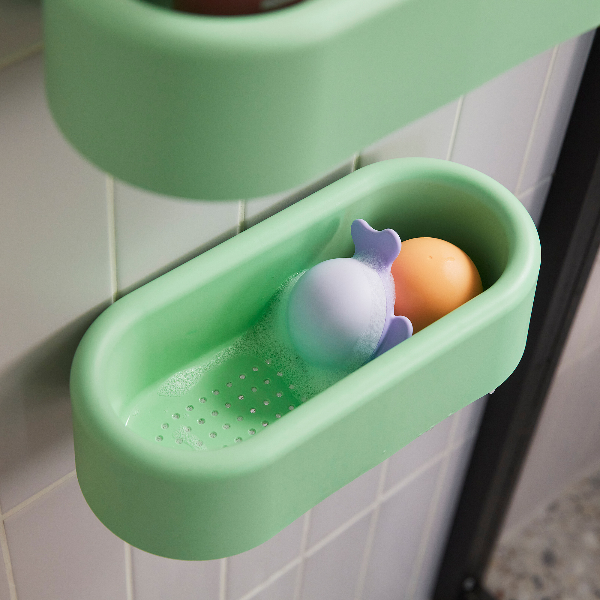 HUMLESJÖN basket with suction cup