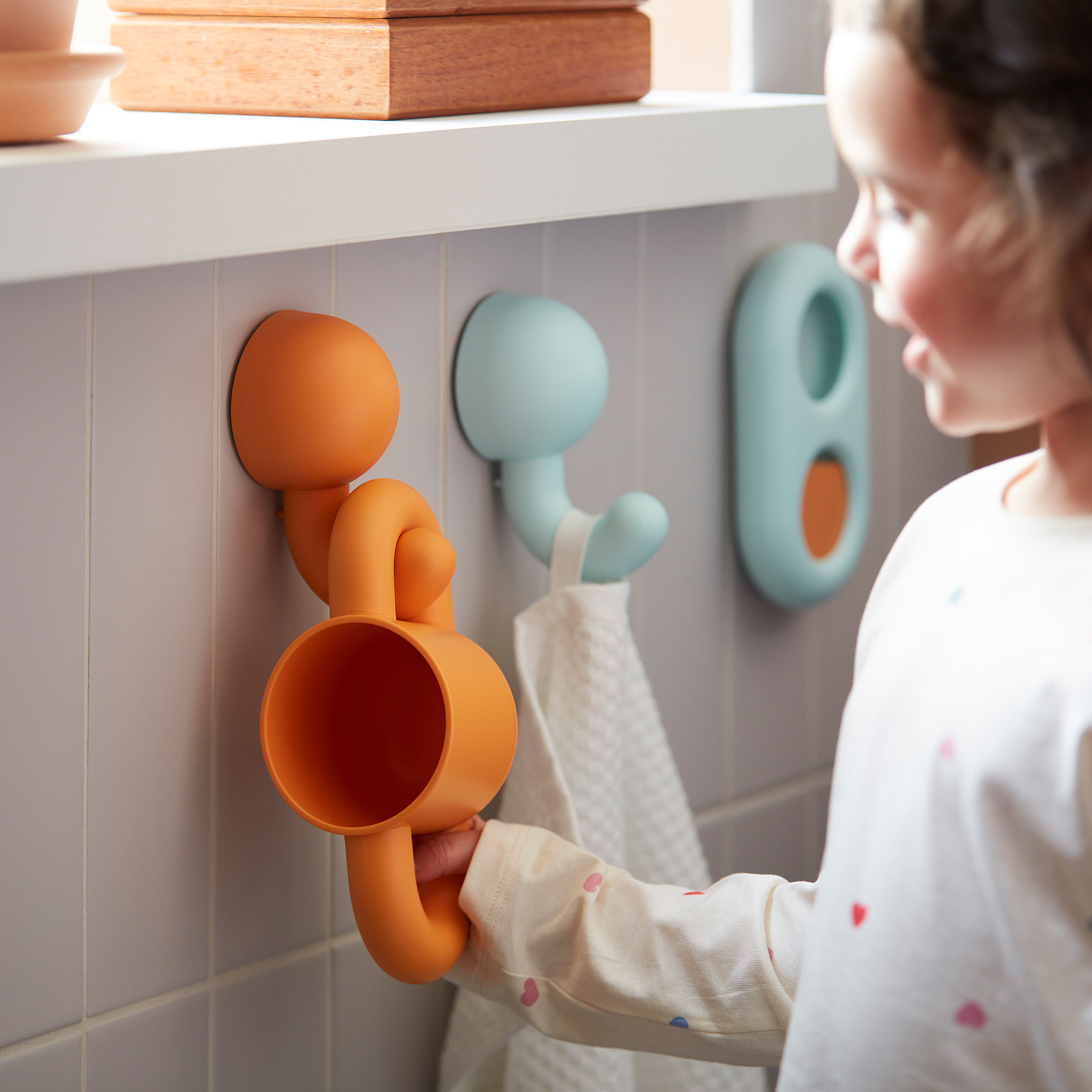 HUMLESJÖN hook with suction cup
