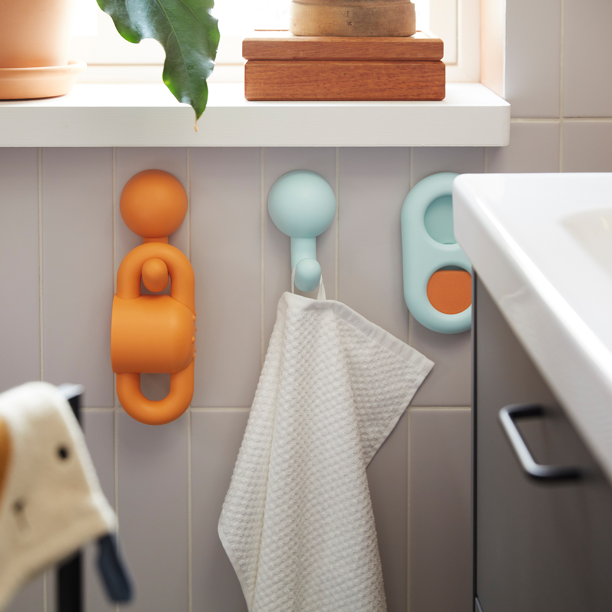HUMLESJÖN hook with suction cup