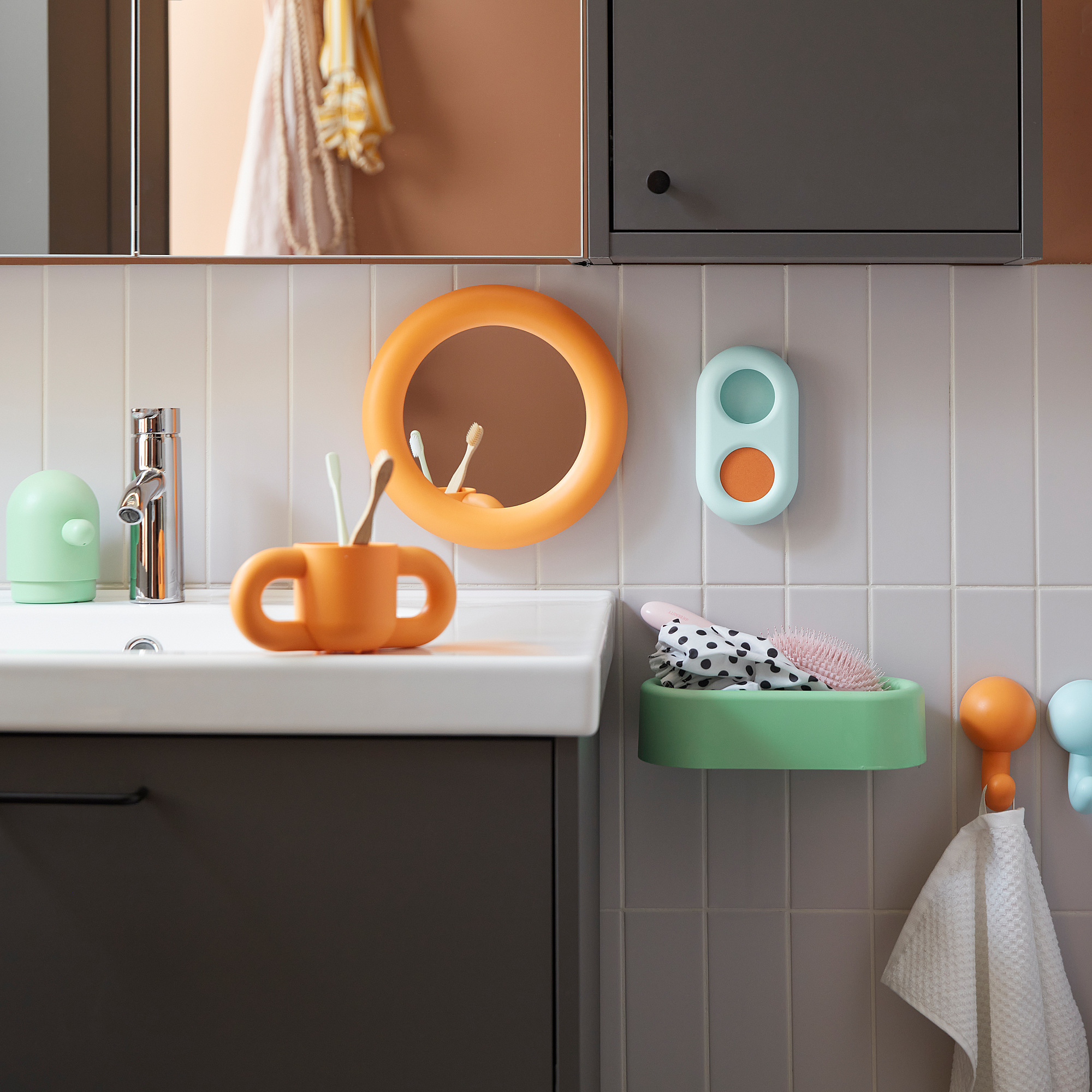 HUMLESJÖN hook with suction cup