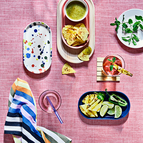 RÖDSNULTRA 上菜碟