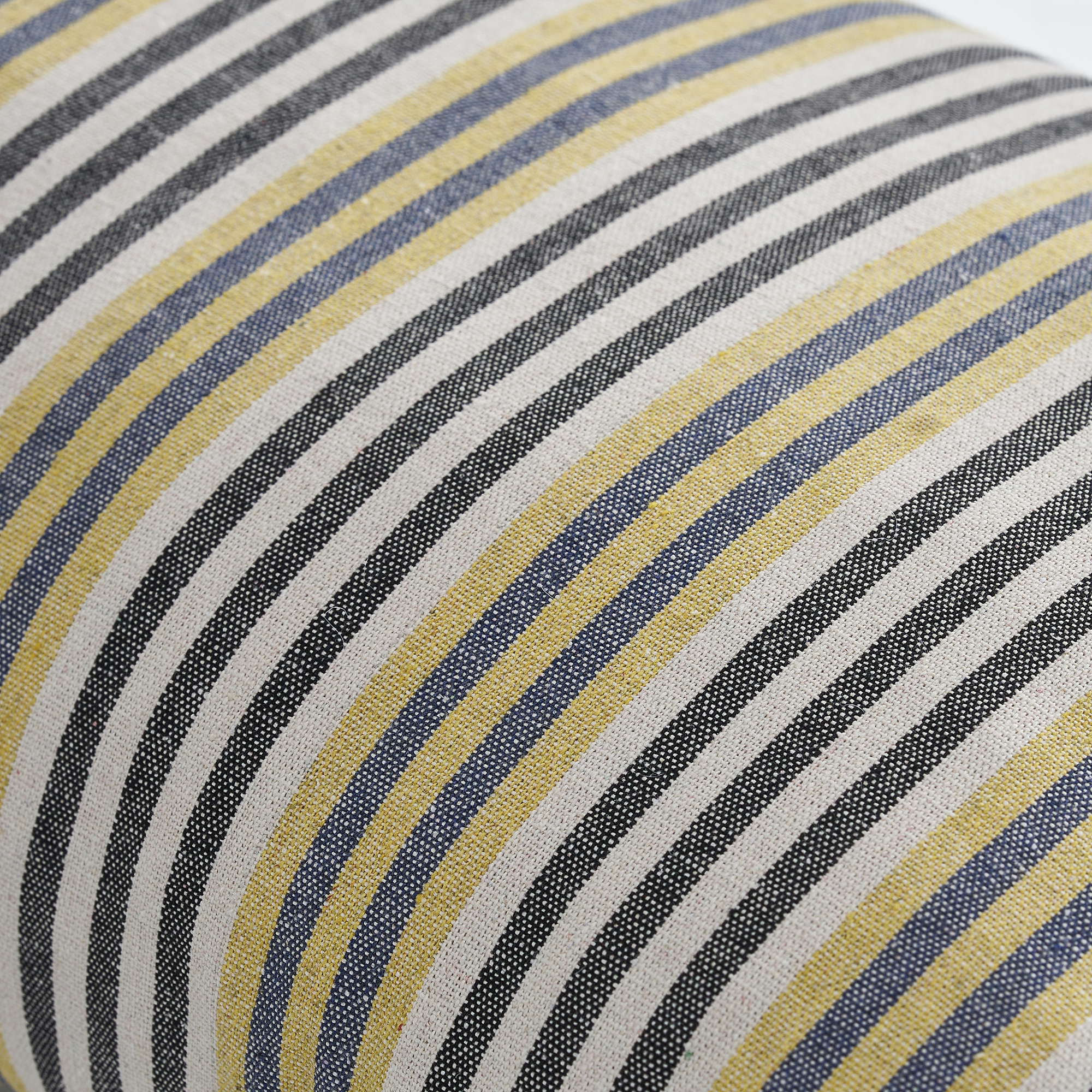 BARRMYNTA cushion