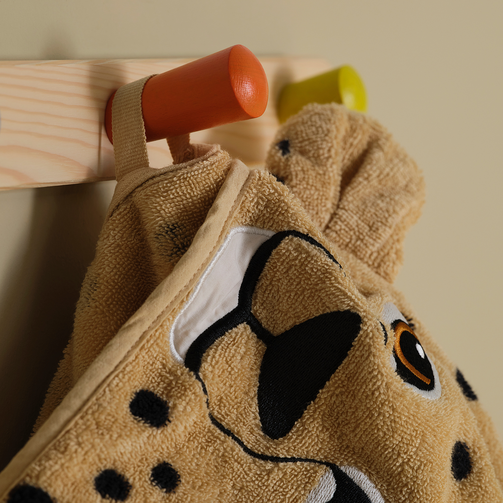 SANDLÖPARE towel with hood