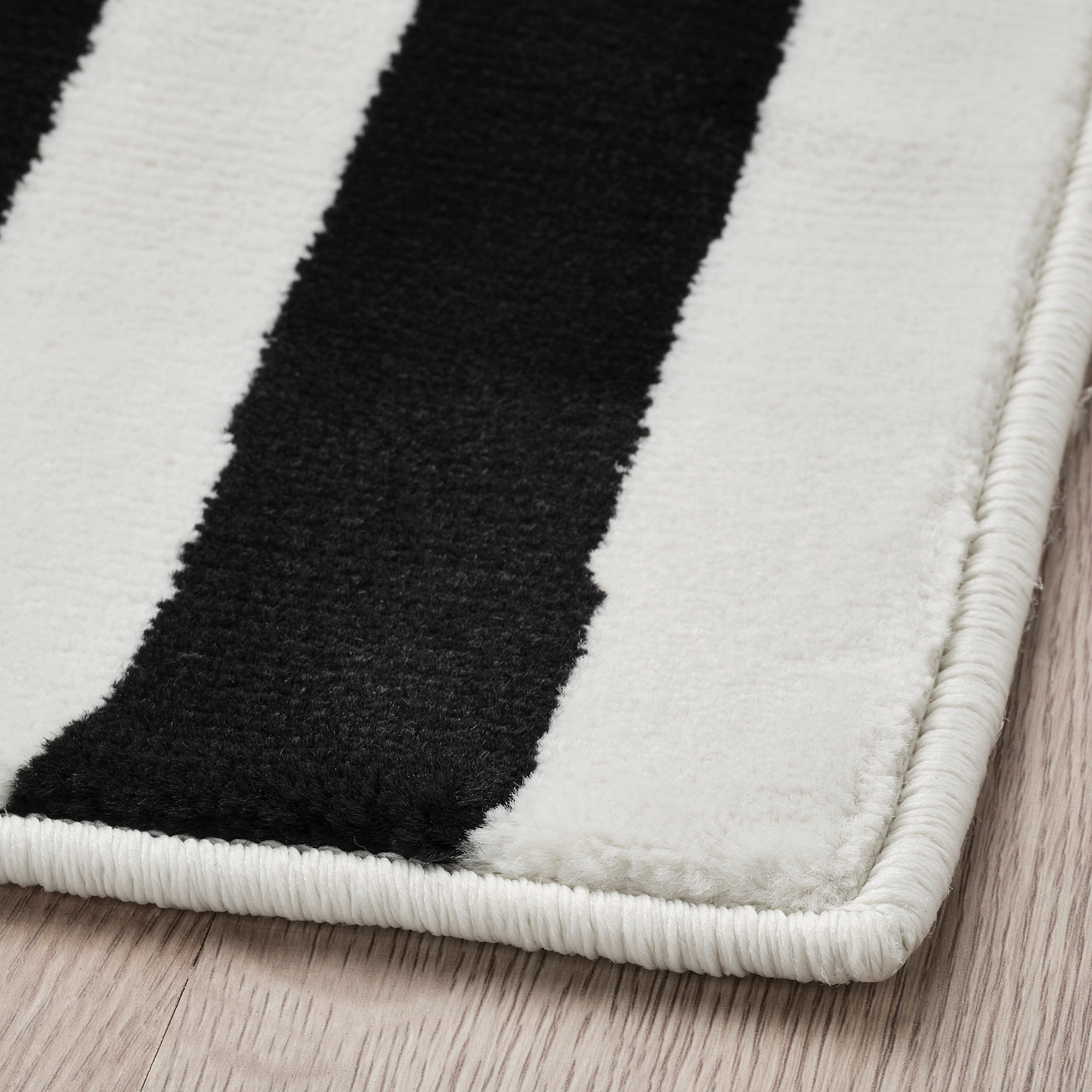 VÄNDPLATS rug, low pile
