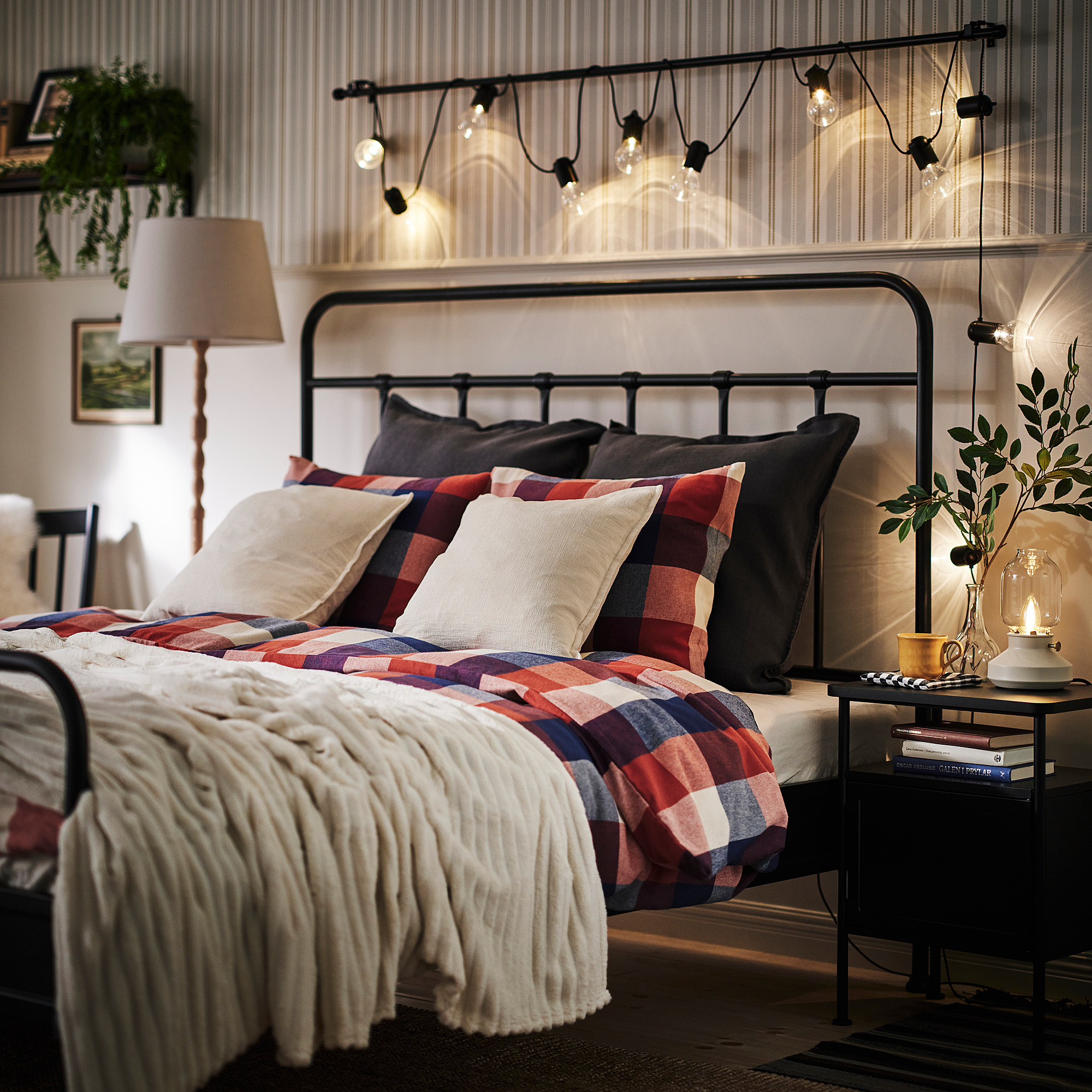 BLÅSENAP duvet cover and 2 pillowcases