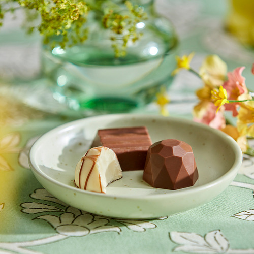 VÅRKÄNSLA 雜錦果仁朱古力禮物盒