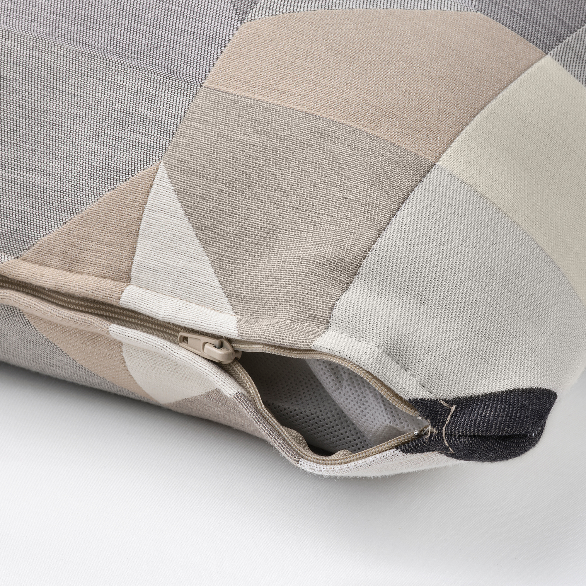 SVARTHÖ cushion cover
