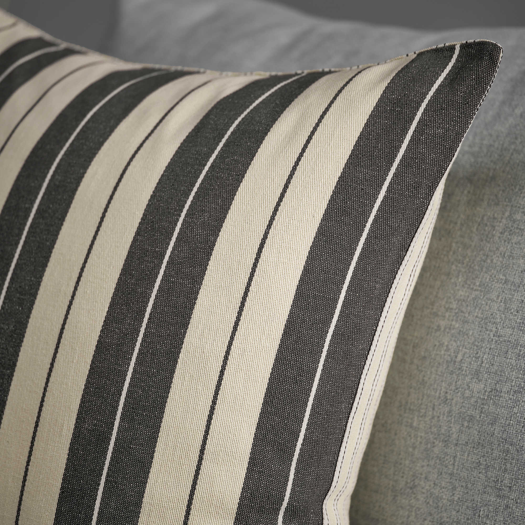 KORALLBUSKE cushion cover
