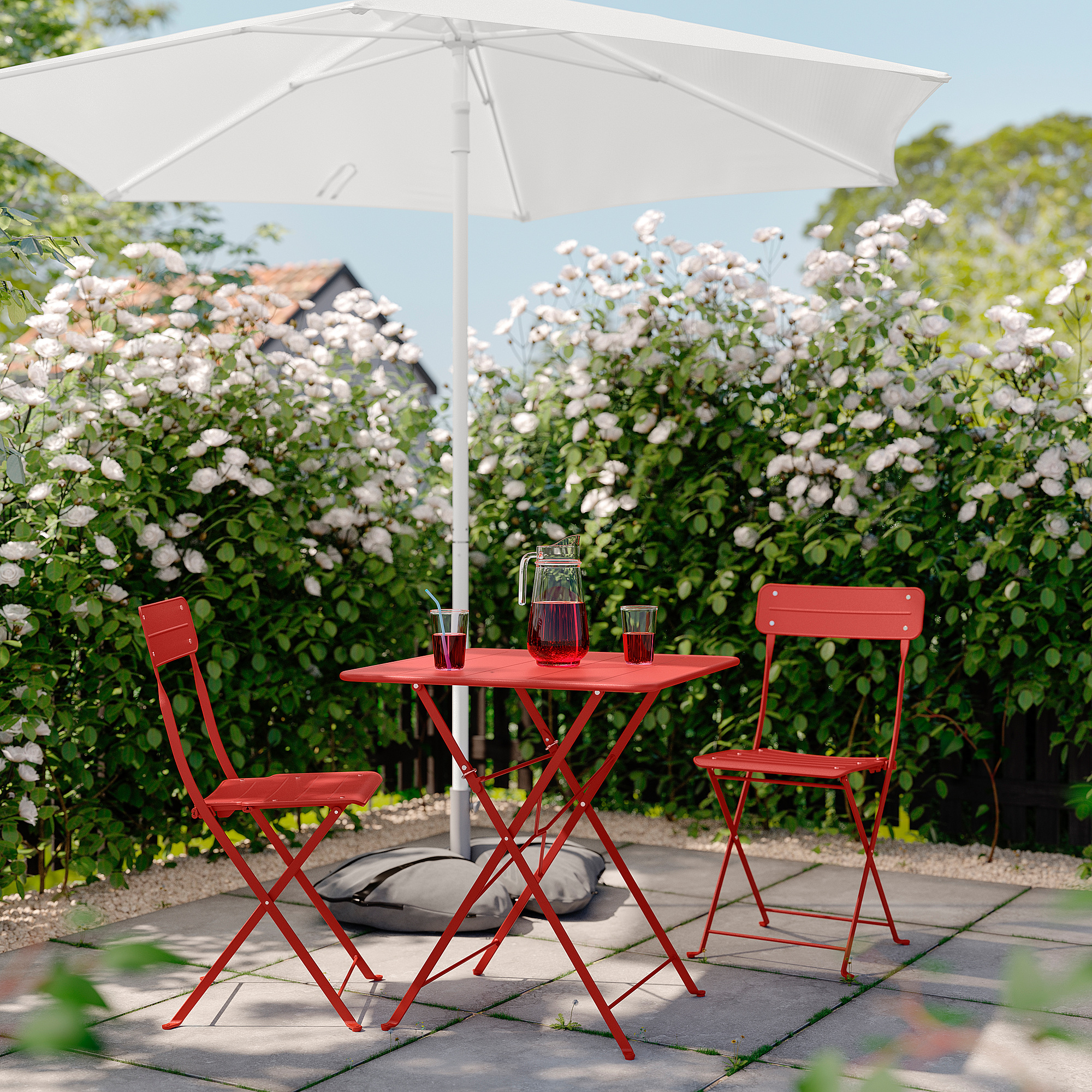 SUNDSÖ table and 2 folding chairs