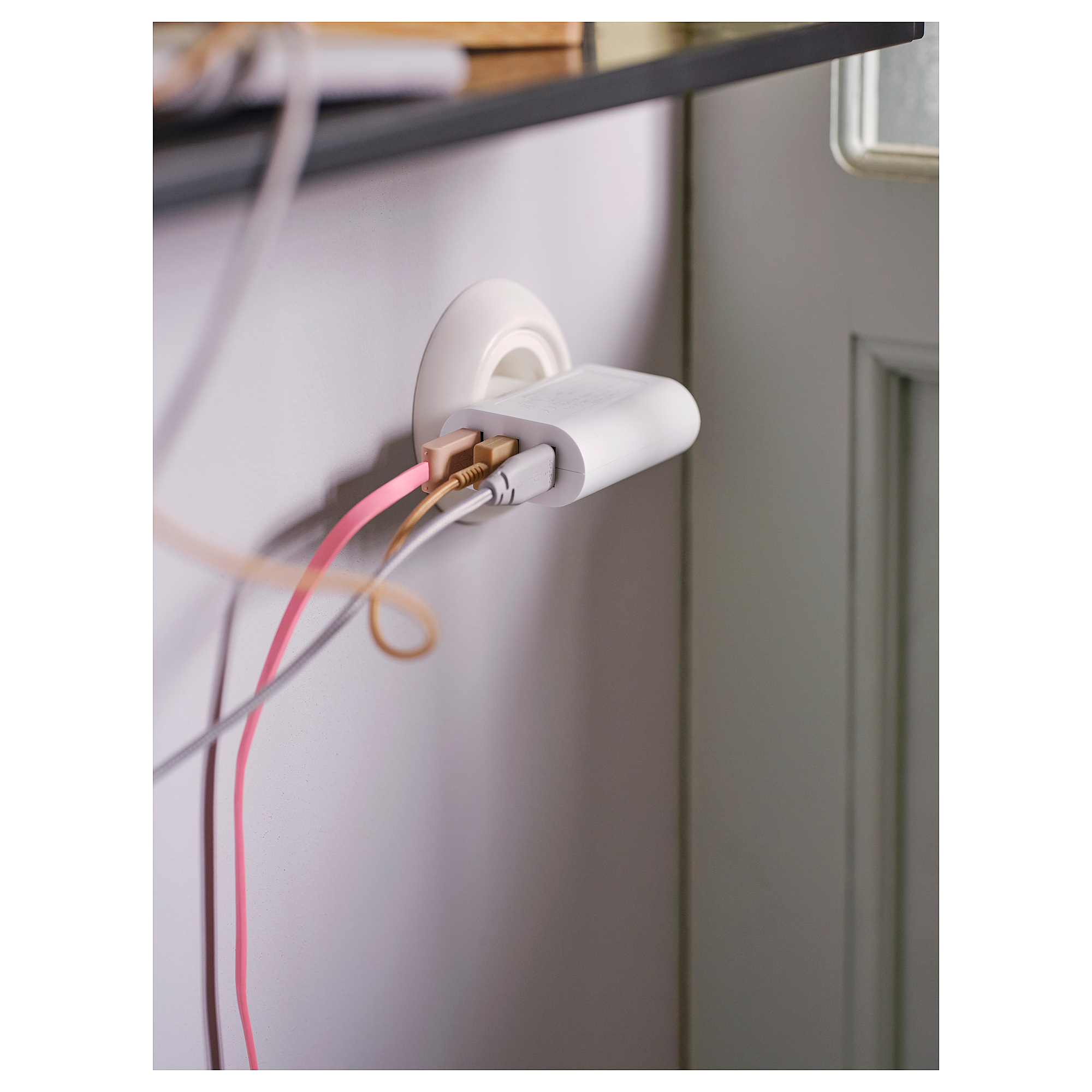 SMÅHAGEL 三接口USB充電器